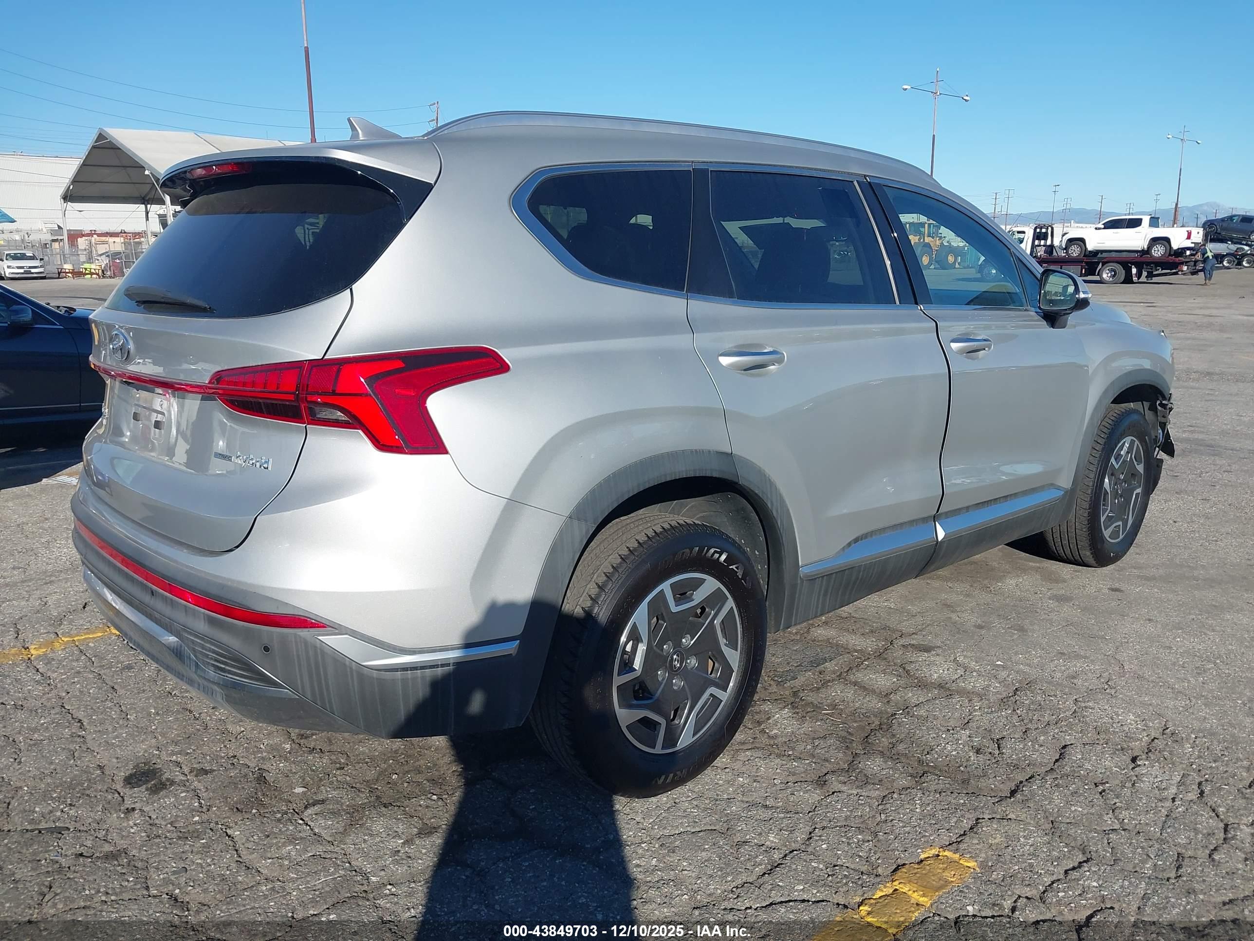 HYUNDAI SANTA image 4