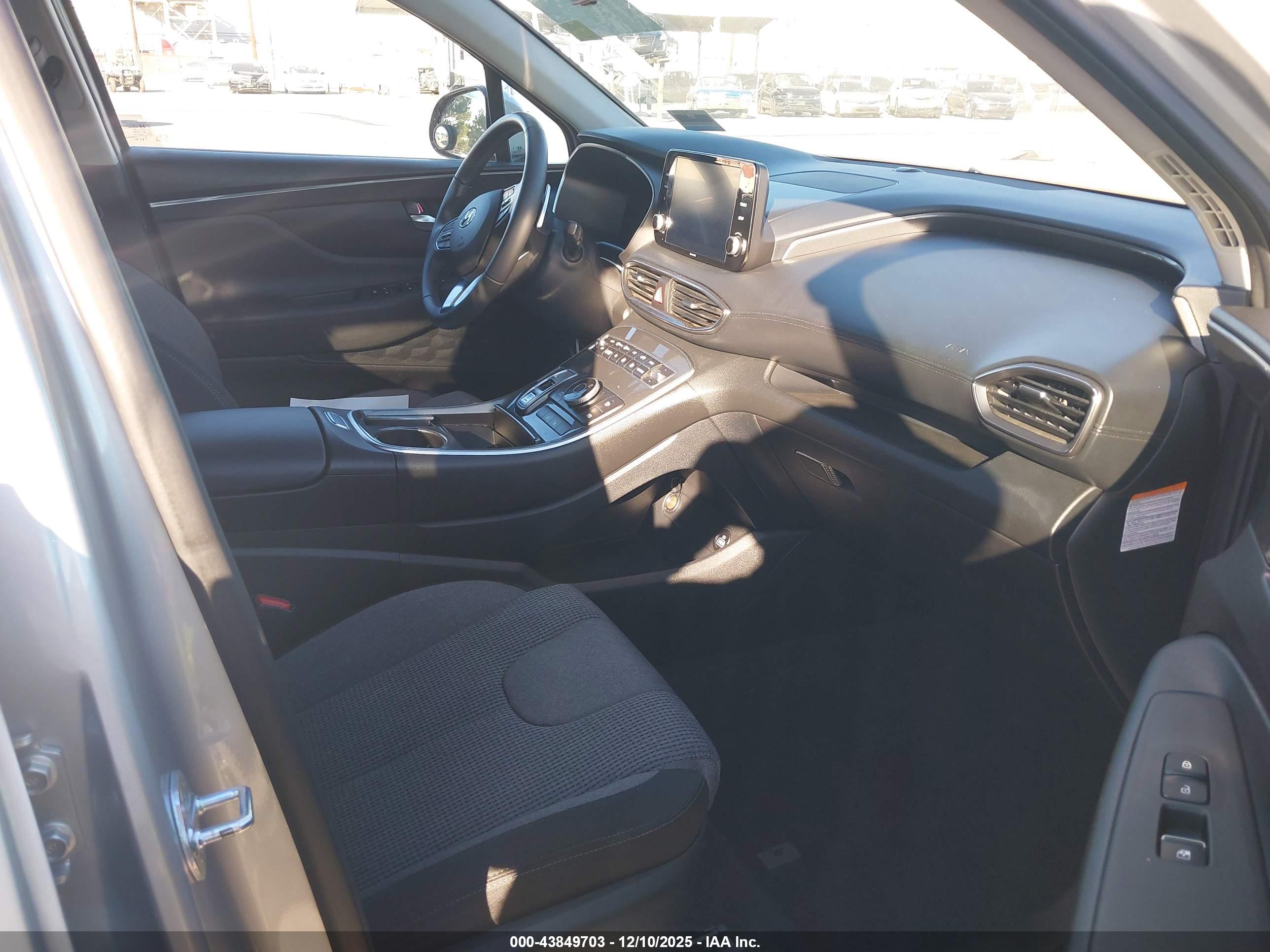 HYUNDAI SANTA image 5