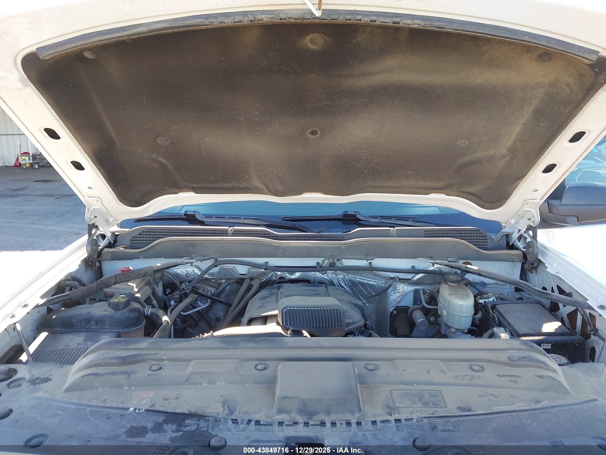 CHEVROLET SILVERADO image 10