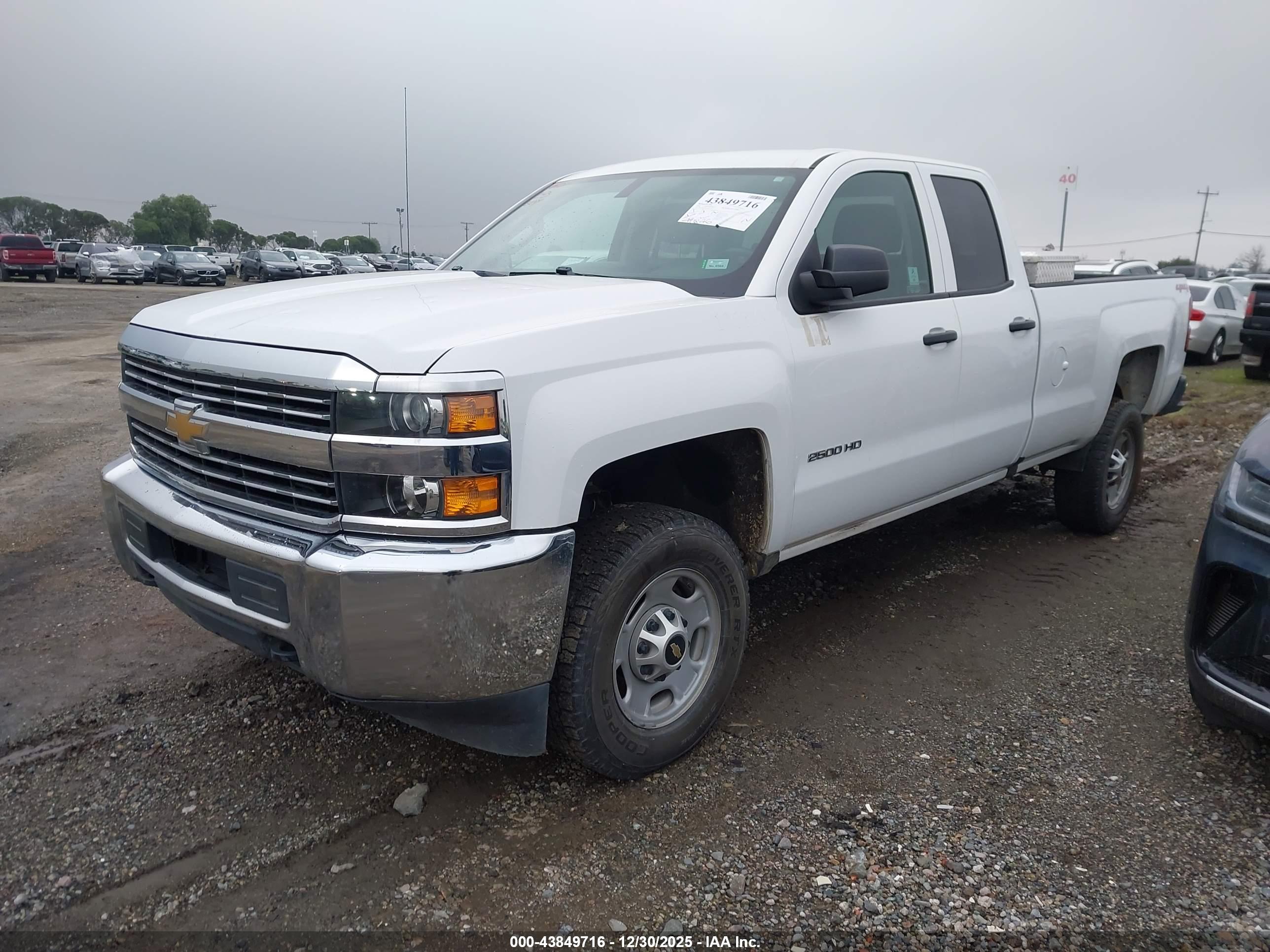CHEVROLET SILVERADO image 2