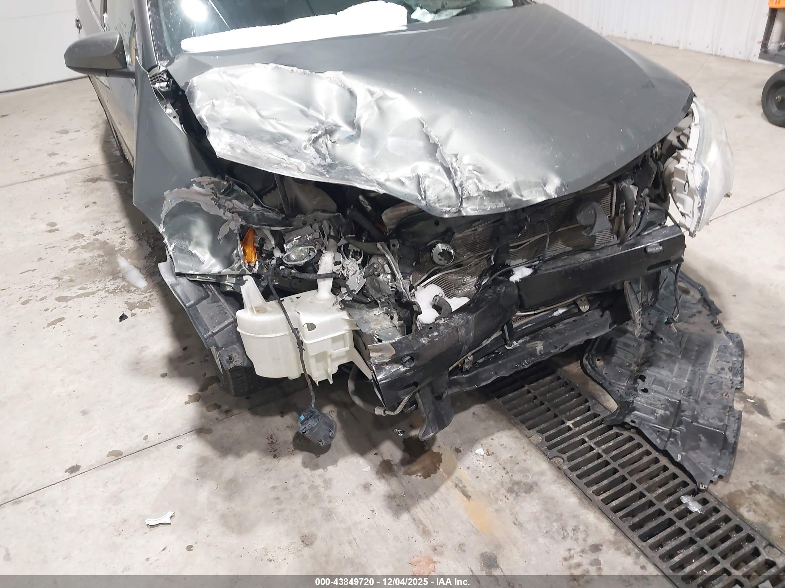 TOYOTA CAMRY image 6