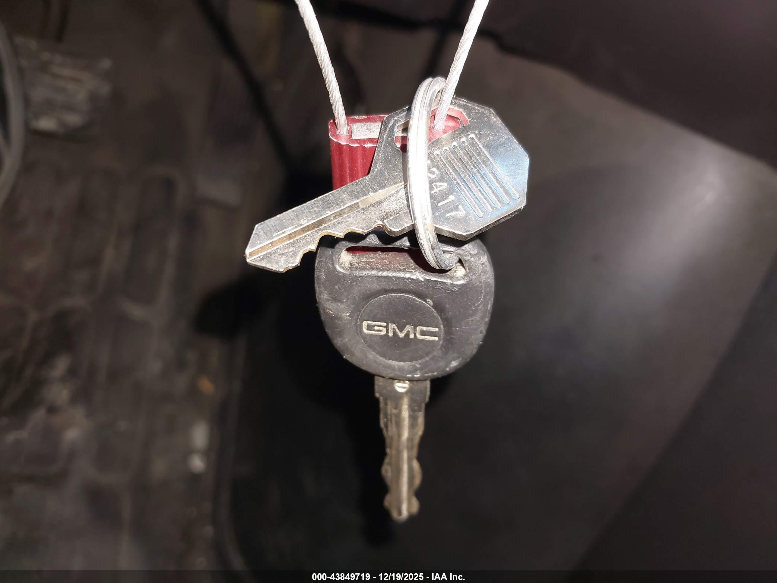 GMC SAVANA image 11