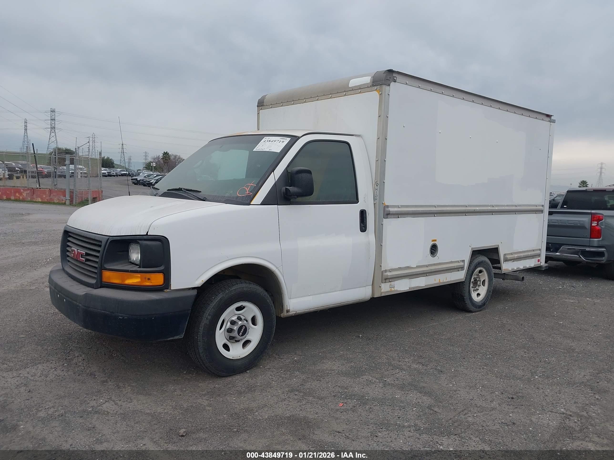 GMC SAVANA image 2