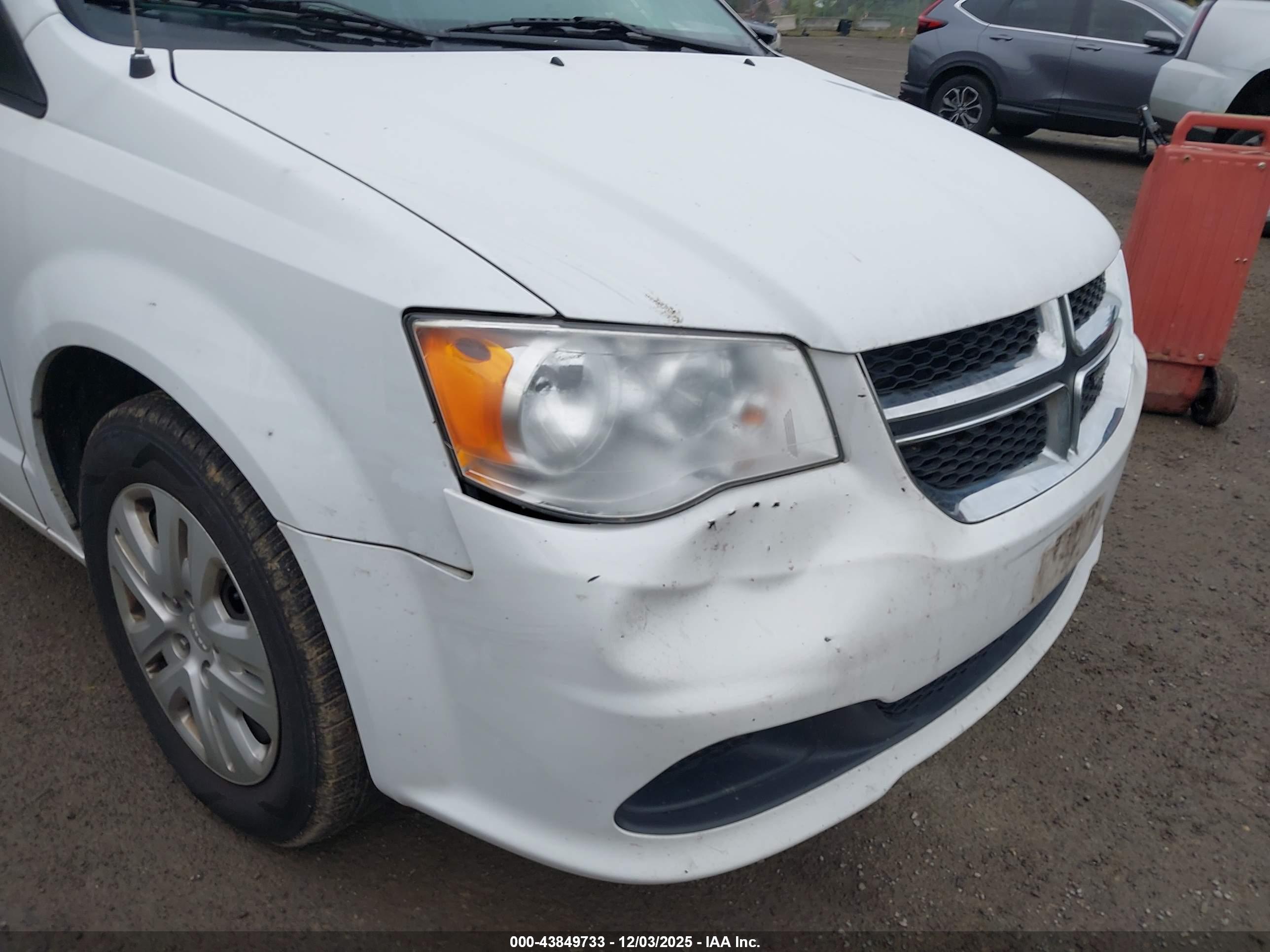 DODGE GRAND image 6