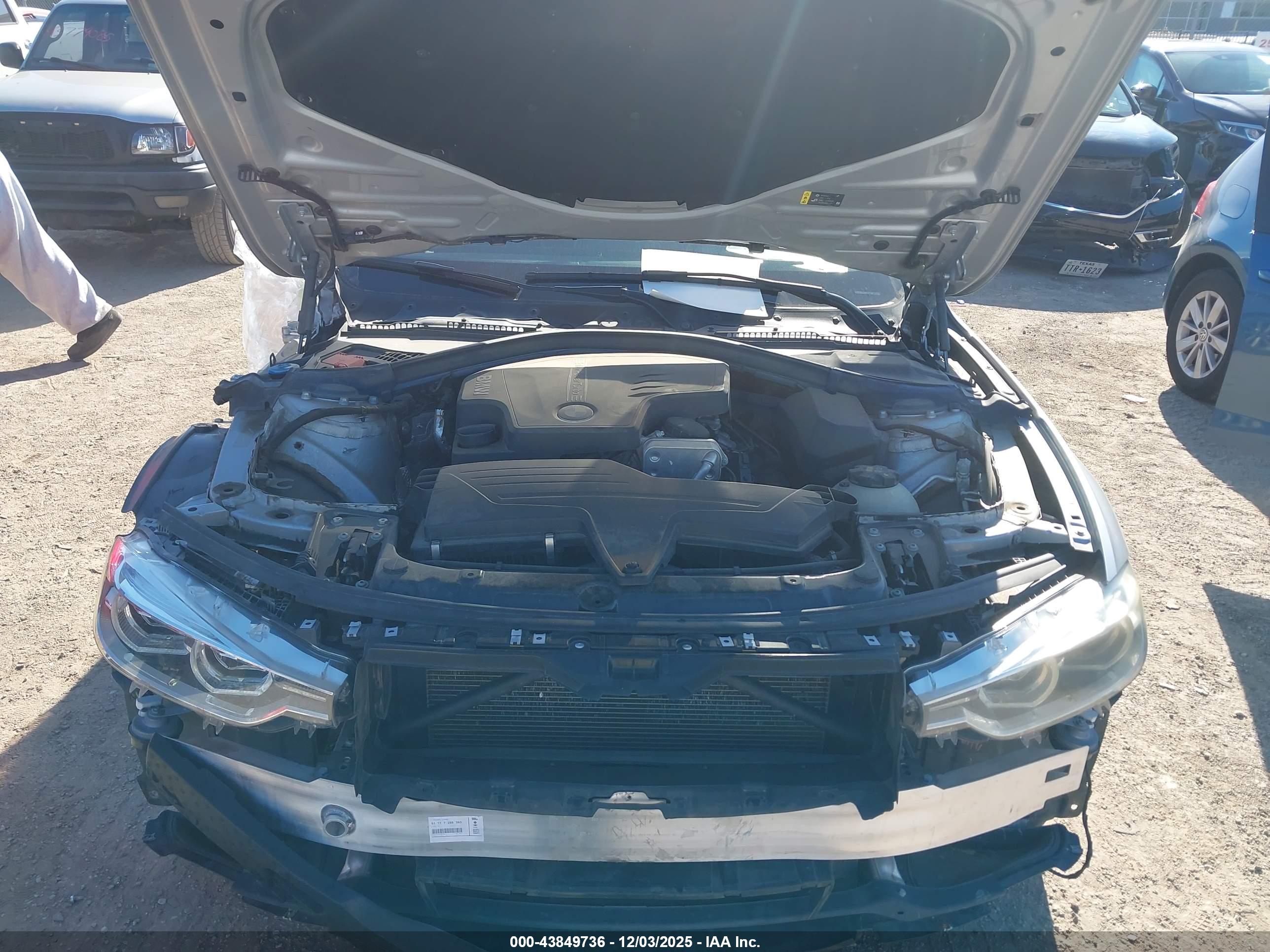 BMW 320I image 10