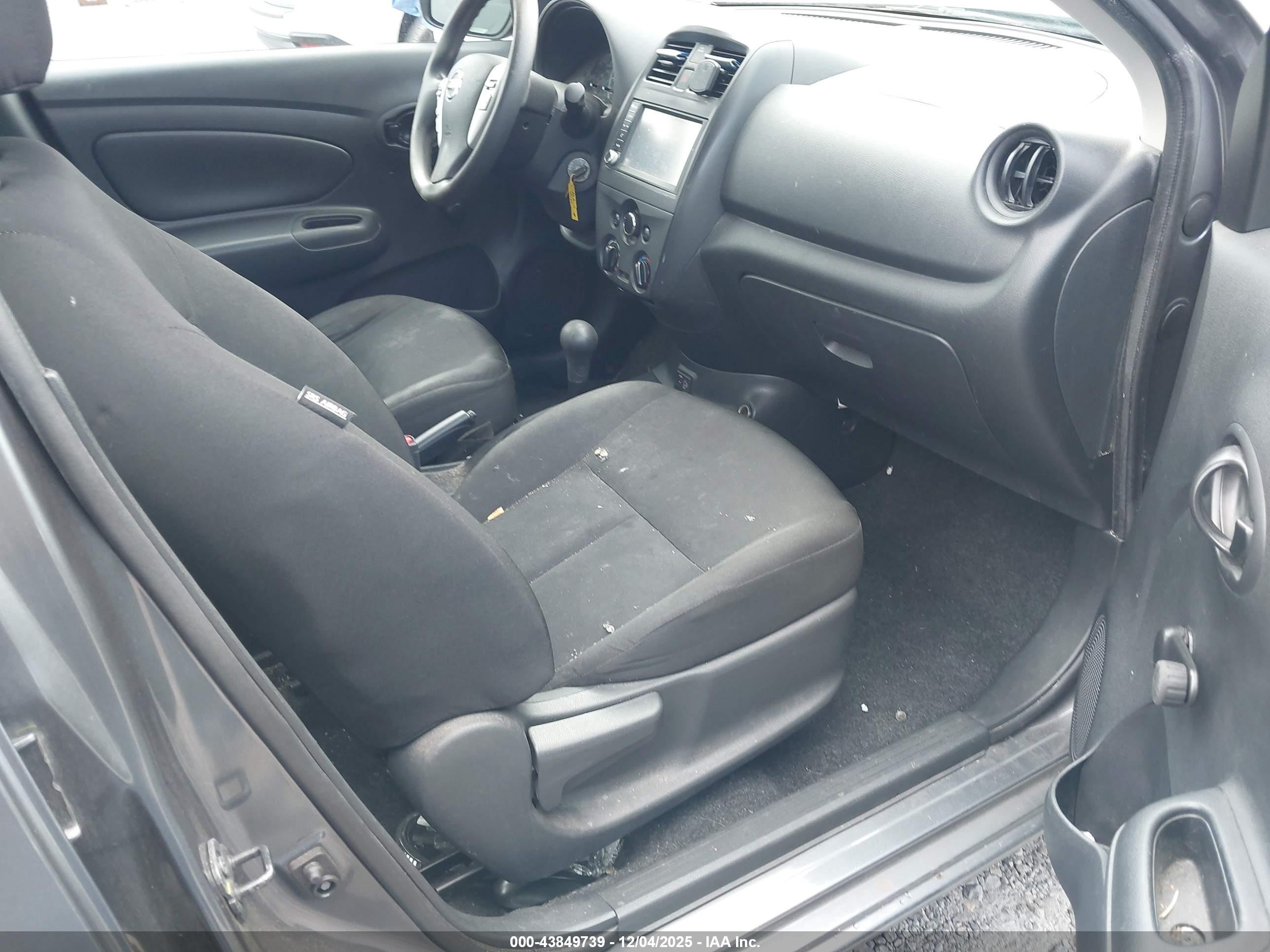 NISSAN VERSA image 5