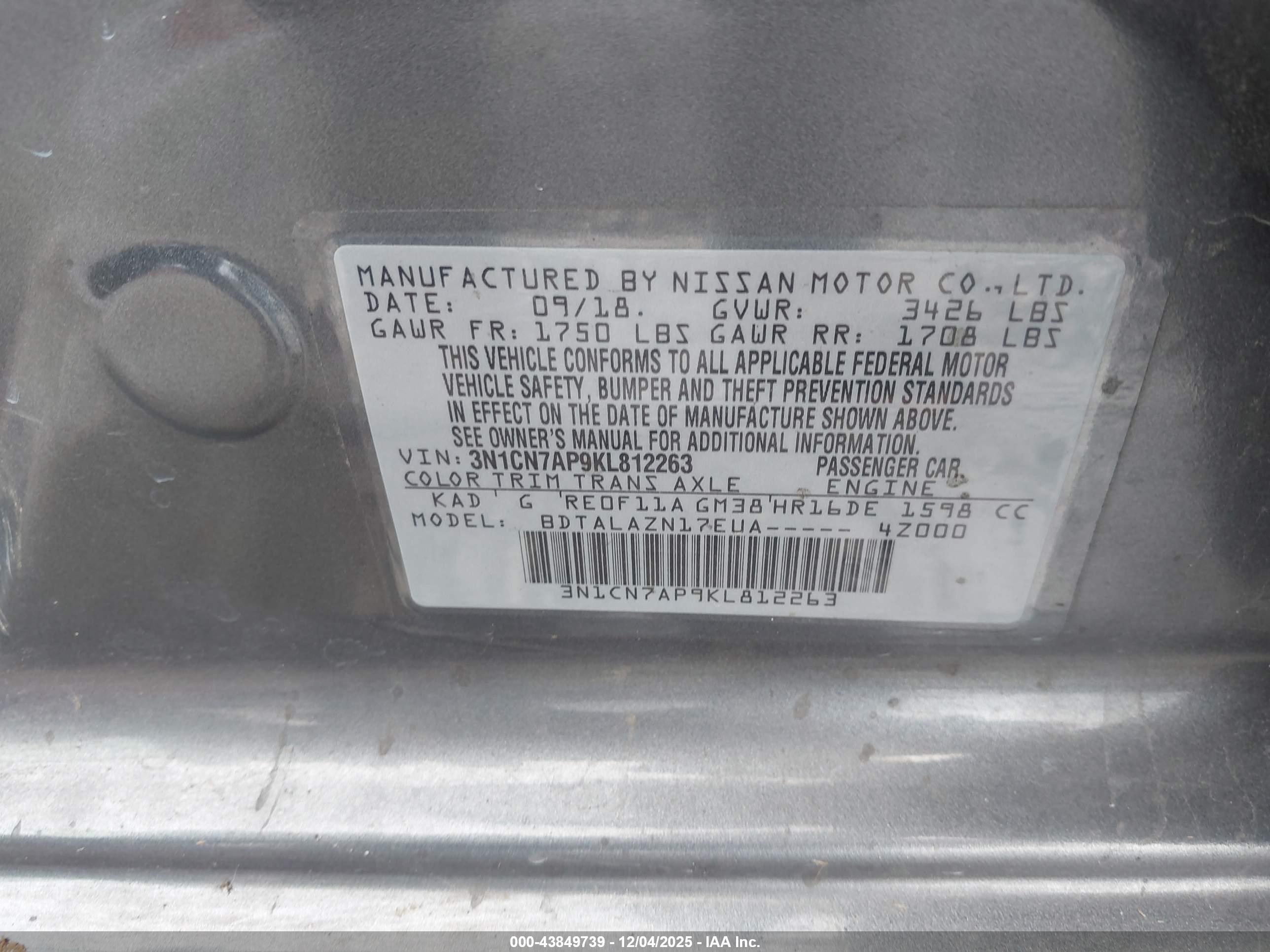 NISSAN VERSA image 9