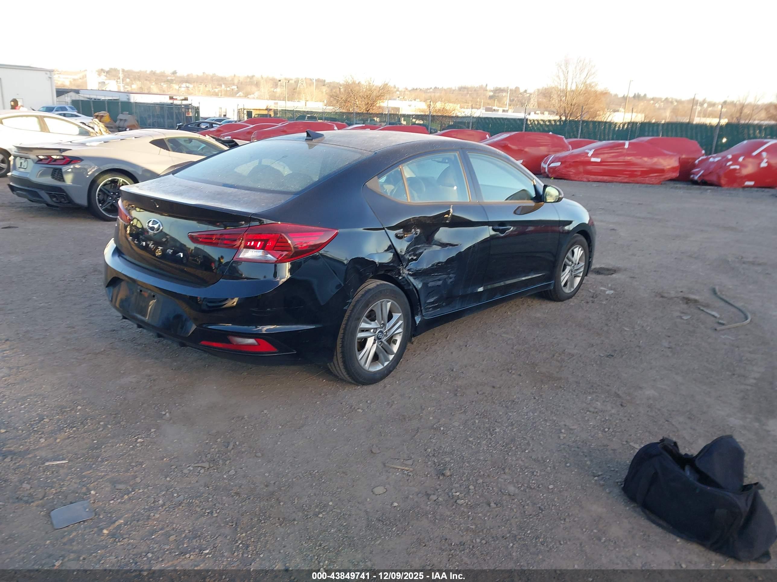 HYUNDAI ELANTRA image 4