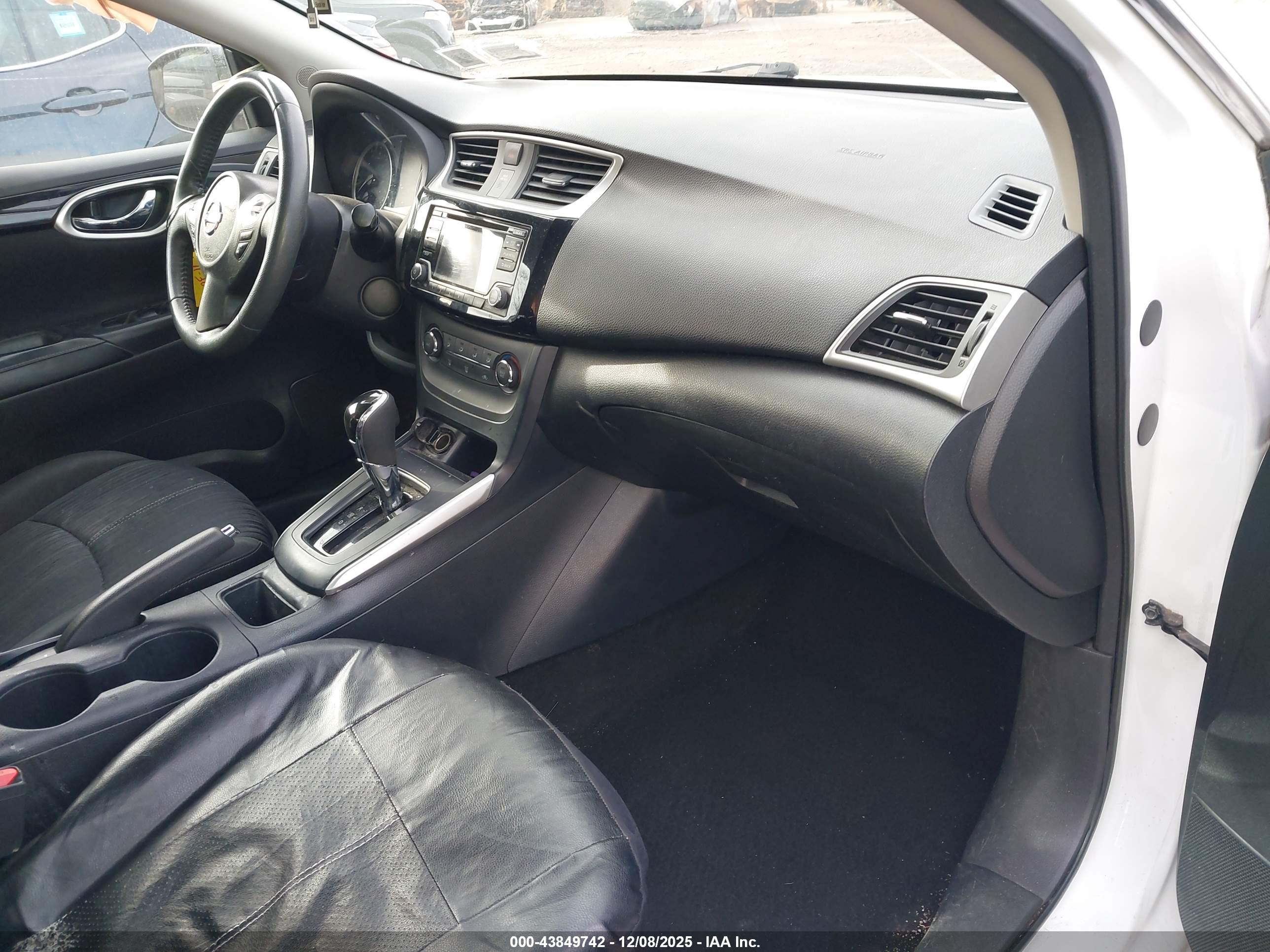 NISSAN SENTRA image 5