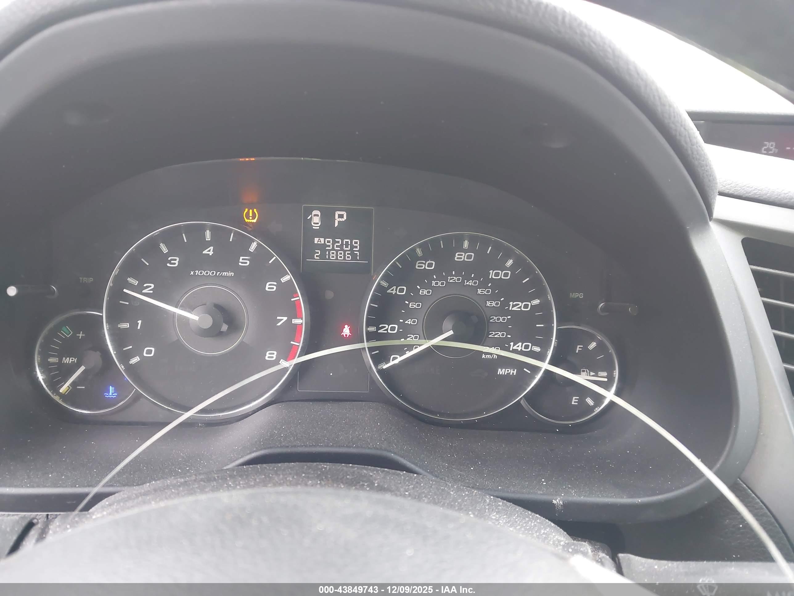 SUBARU OUTBACK image 7