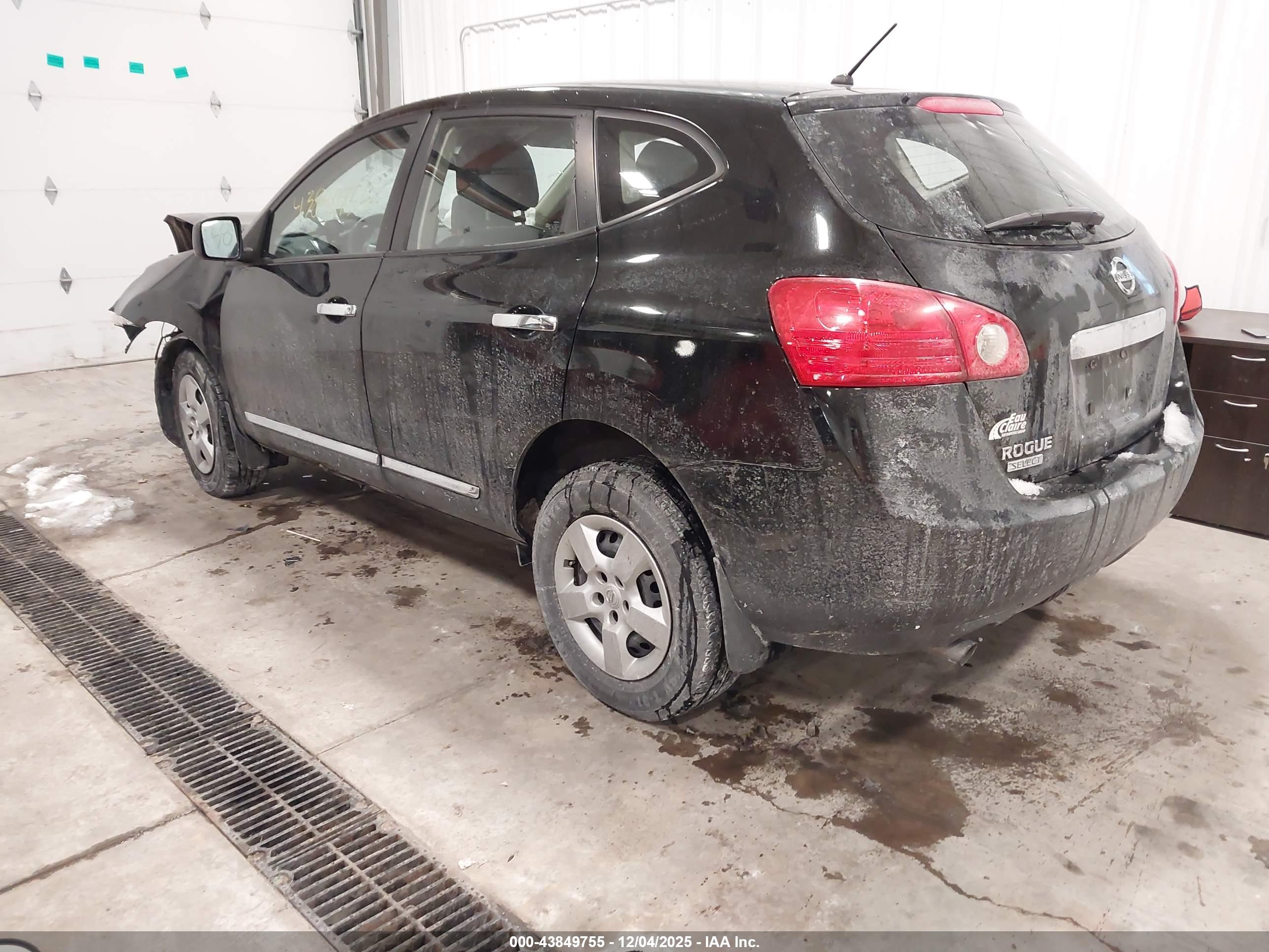 NISSAN ROGUE image 3