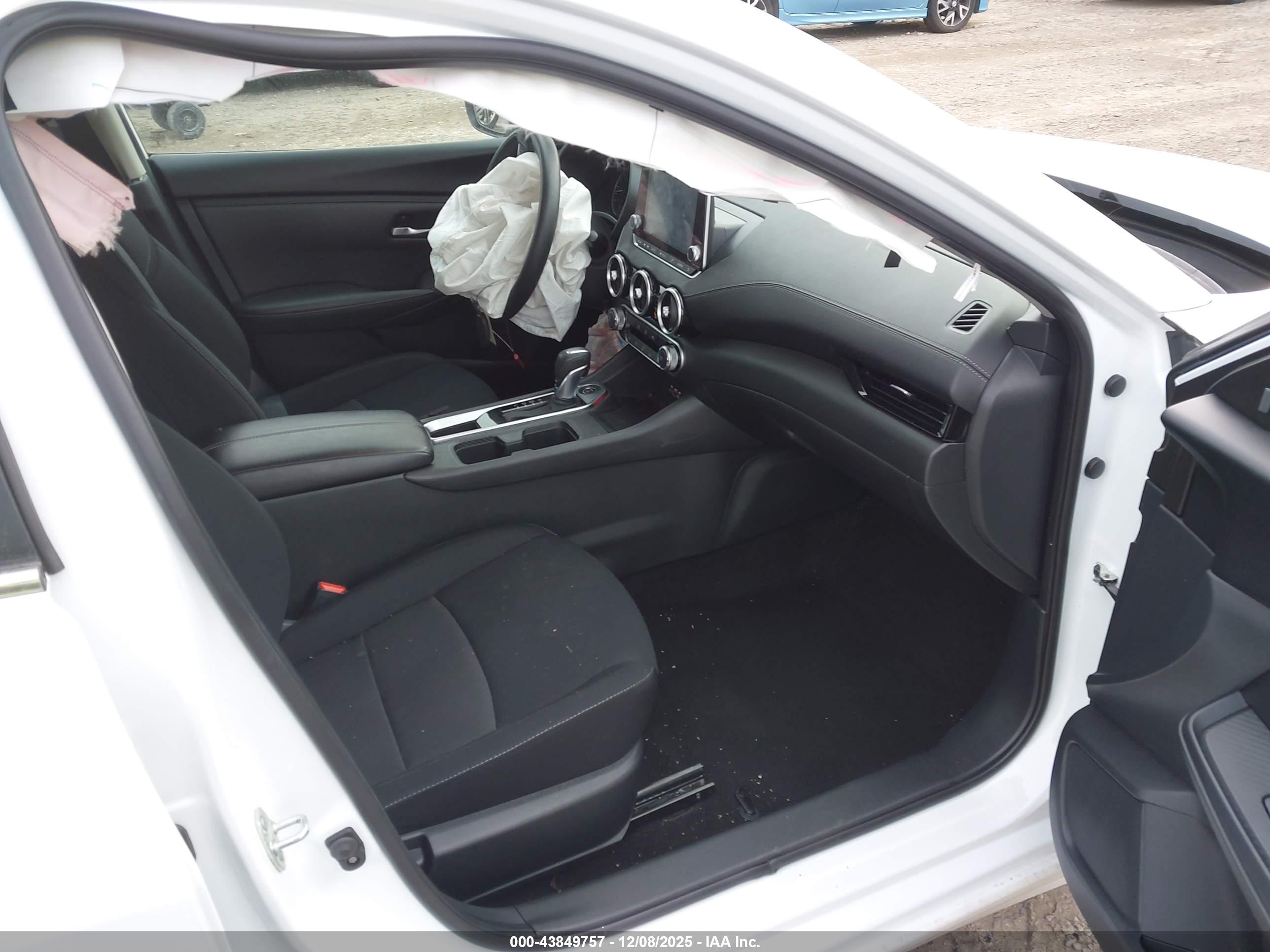 NISSAN SENTRA image 5