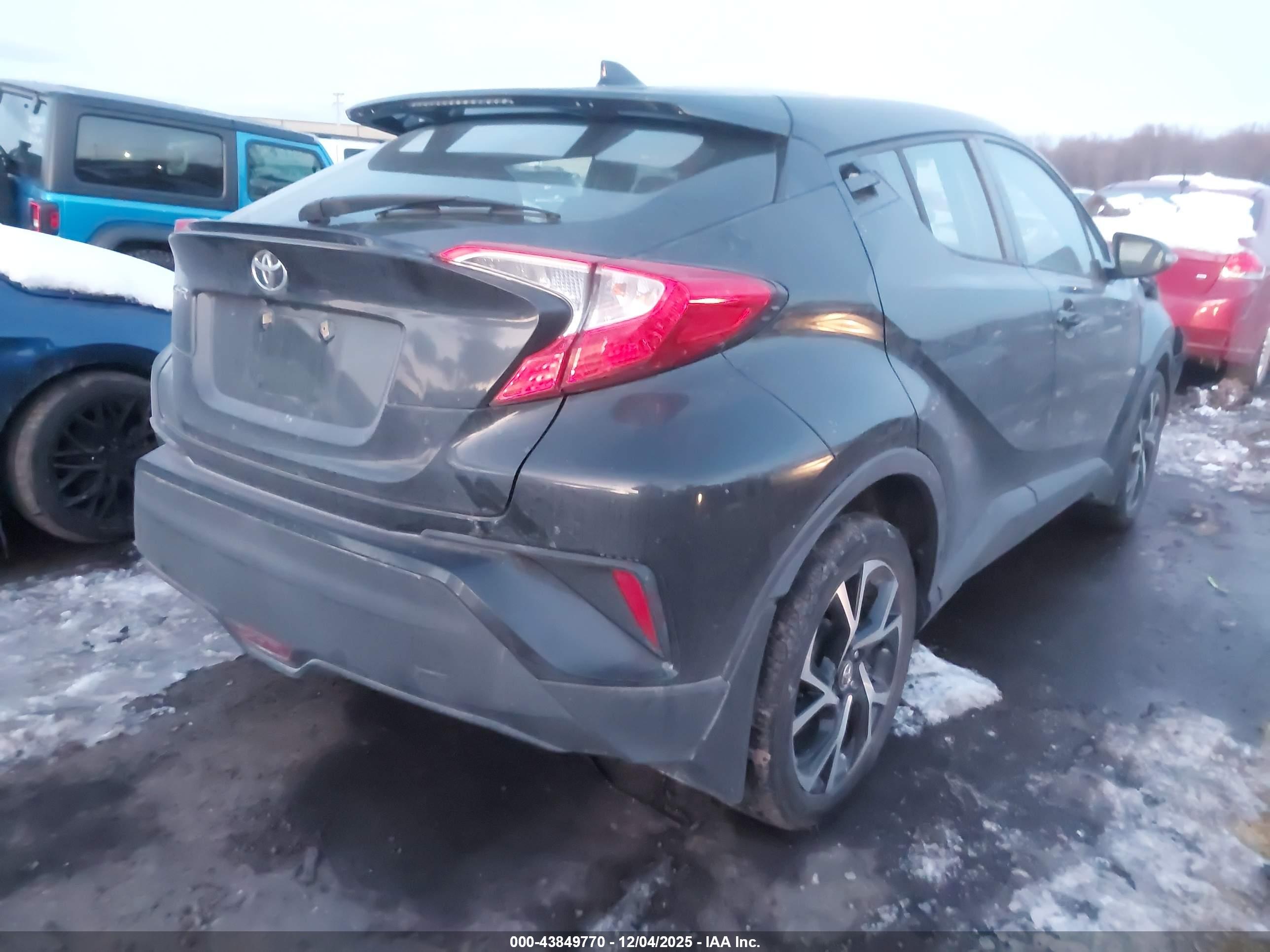 TOYOTA C-HR image 4
