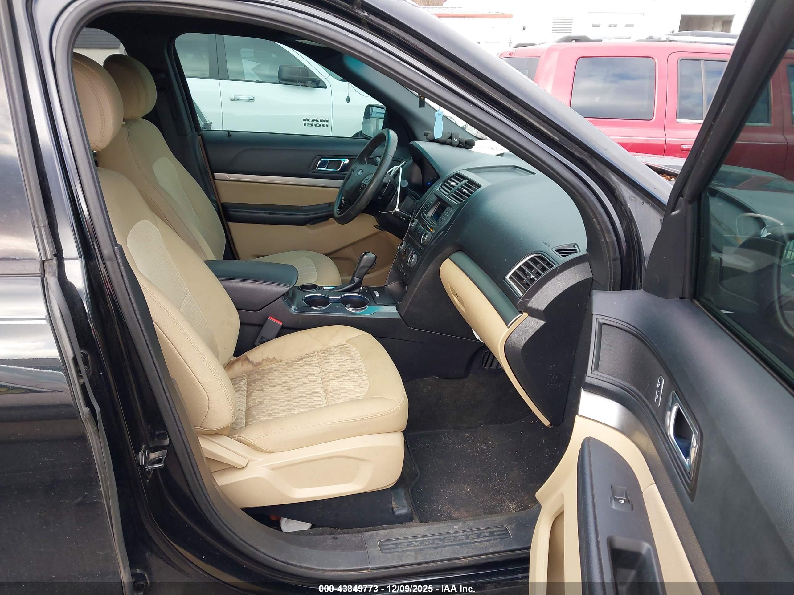 FORD EXPLORER image 5