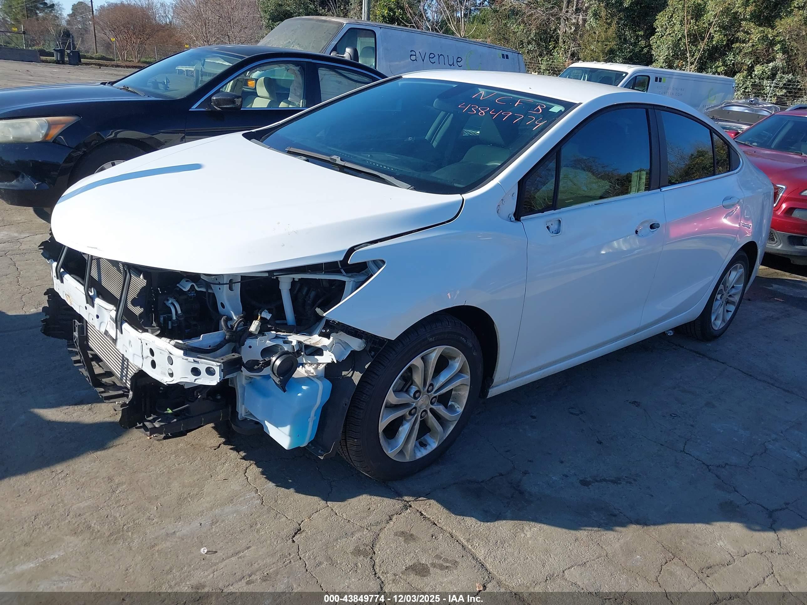 CHEVROLET CRUZE image 2