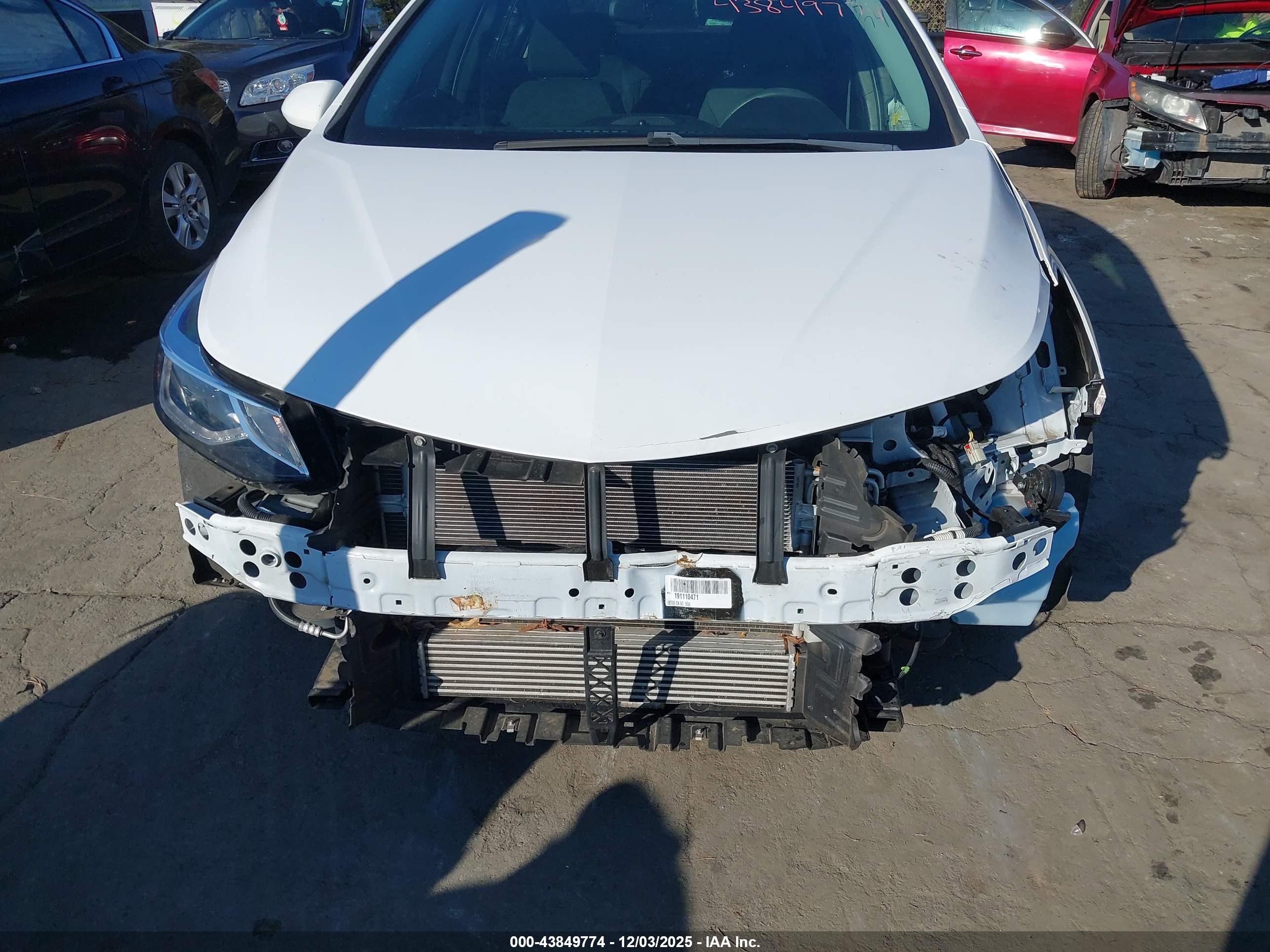 CHEVROLET CRUZE image 6