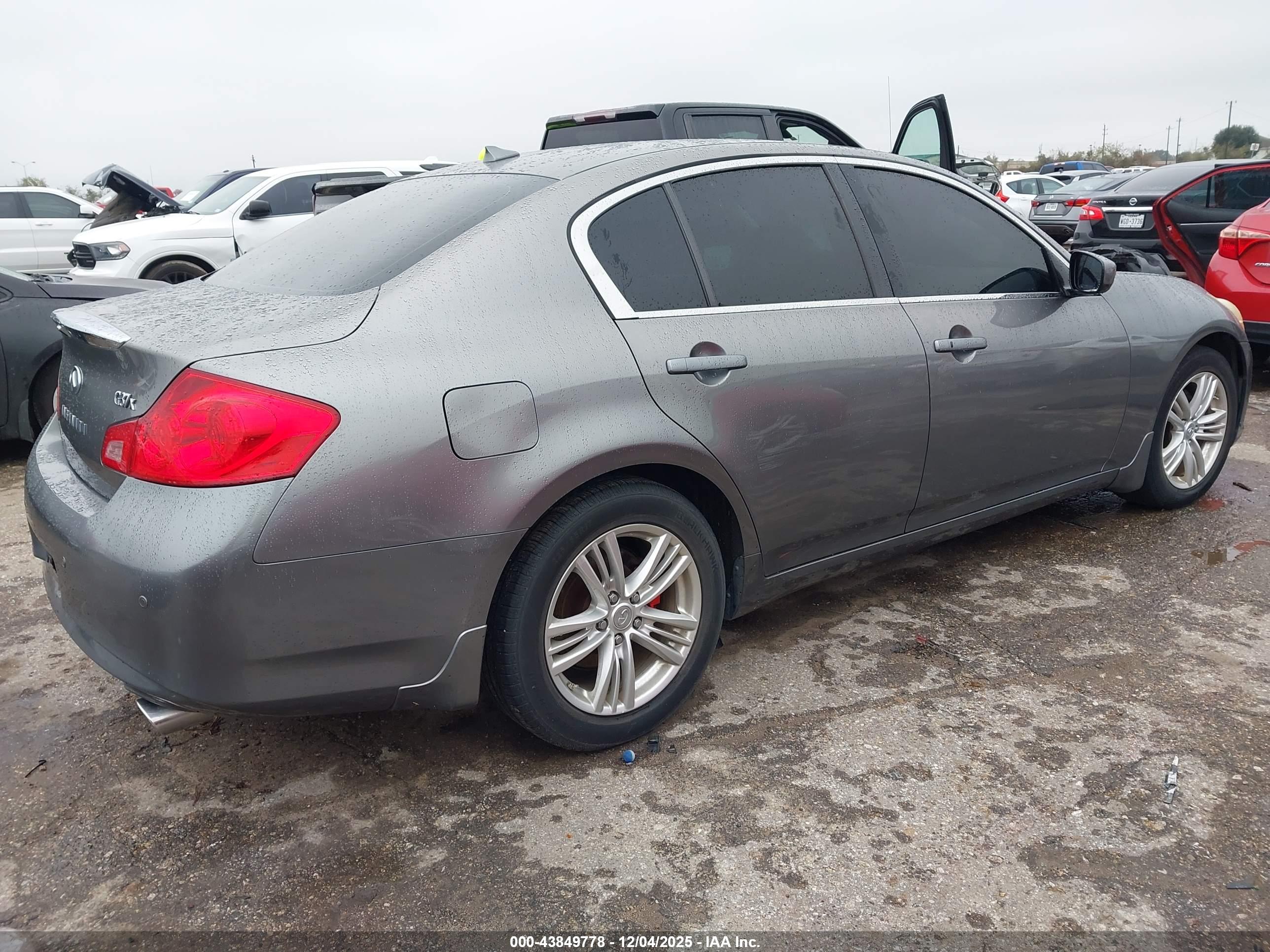 INFINITI G37X image 4