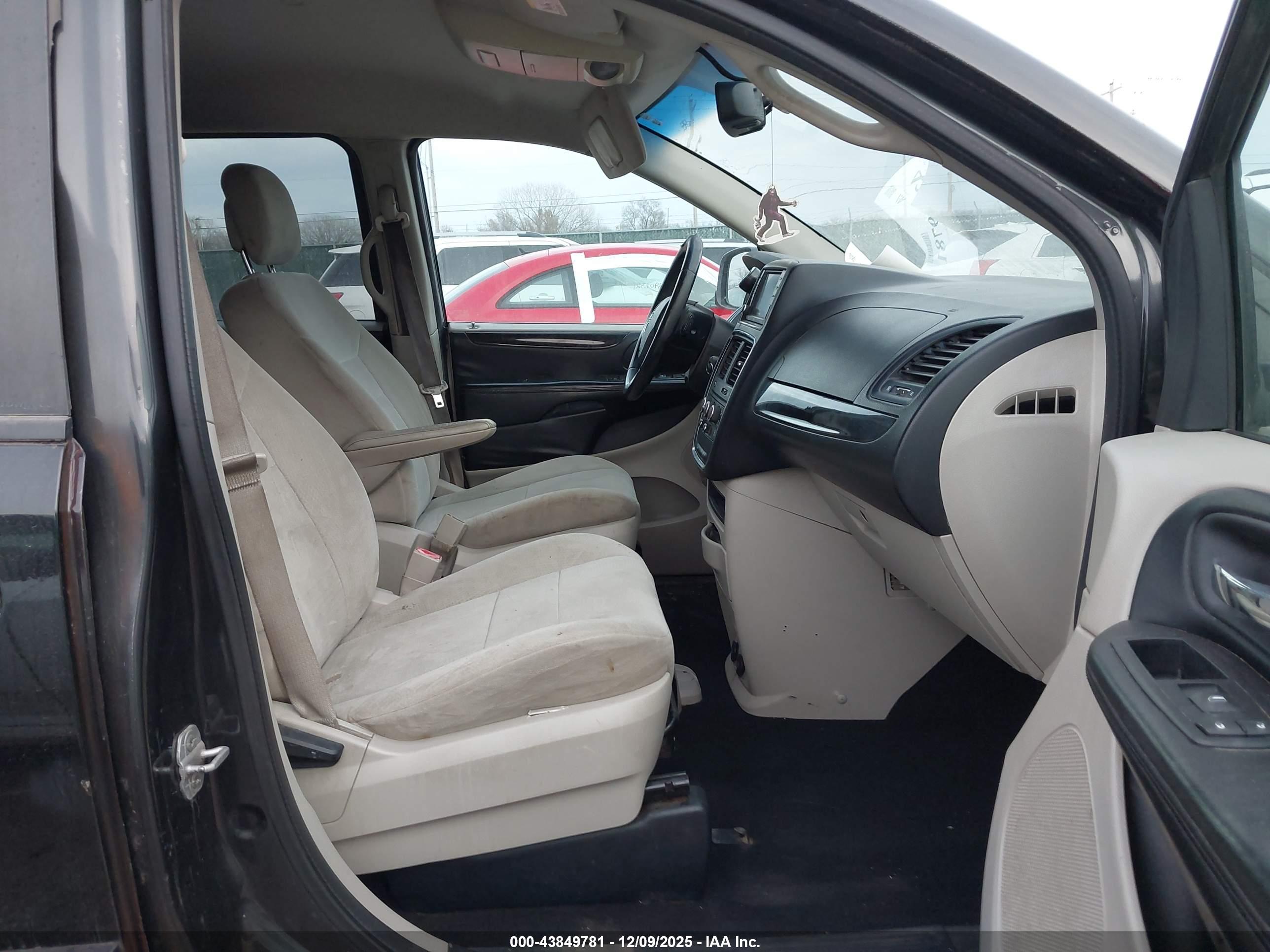 DODGE GRAND image 5