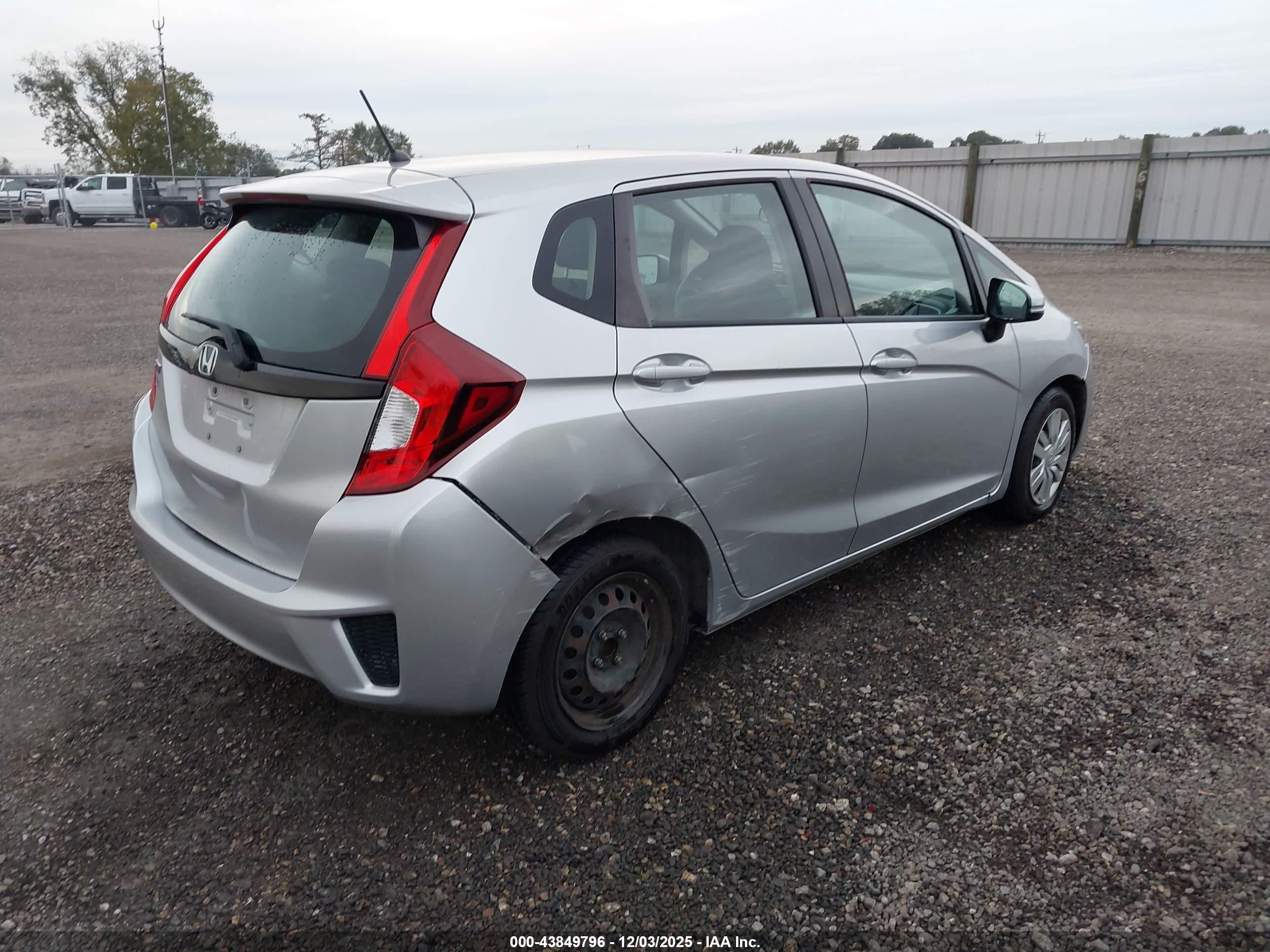 HONDA FIT image 4