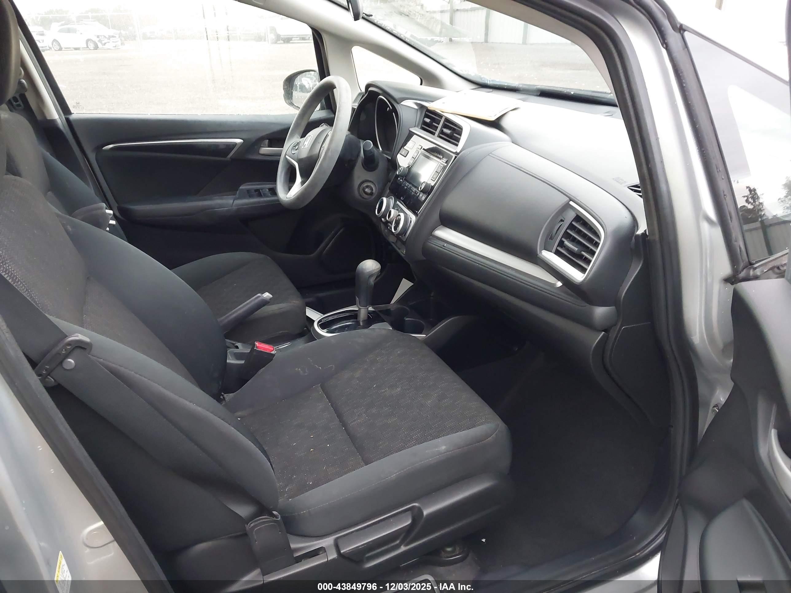 HONDA FIT image 5