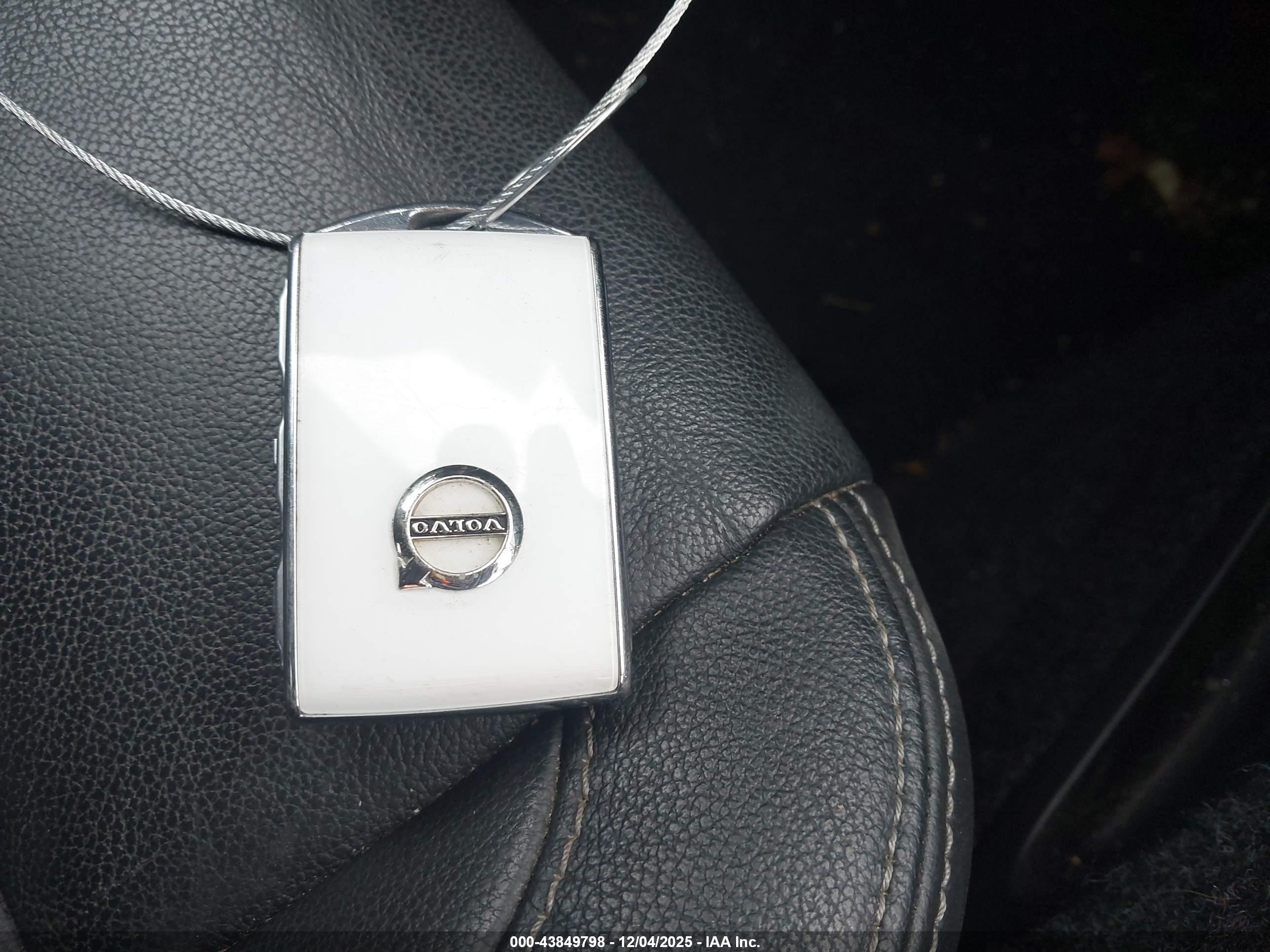 VOLVO XC40 image 11