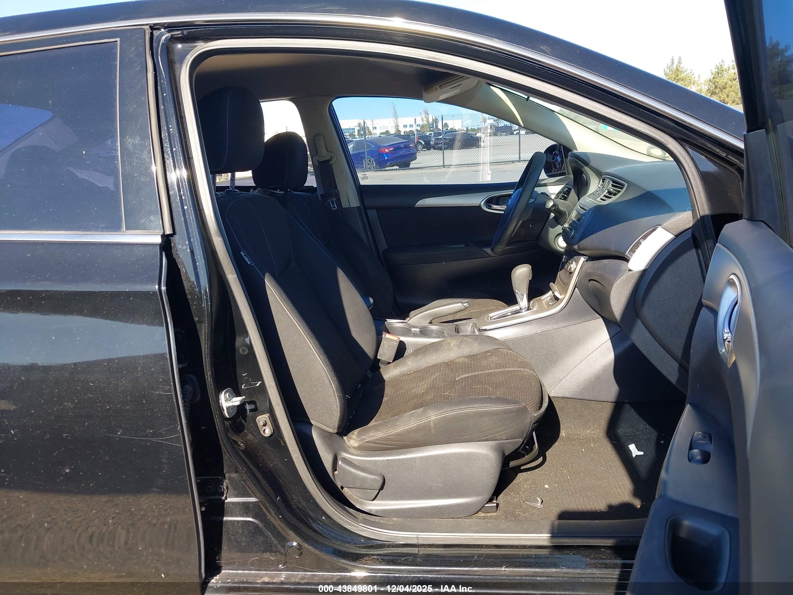 NISSAN SENTRA image 5