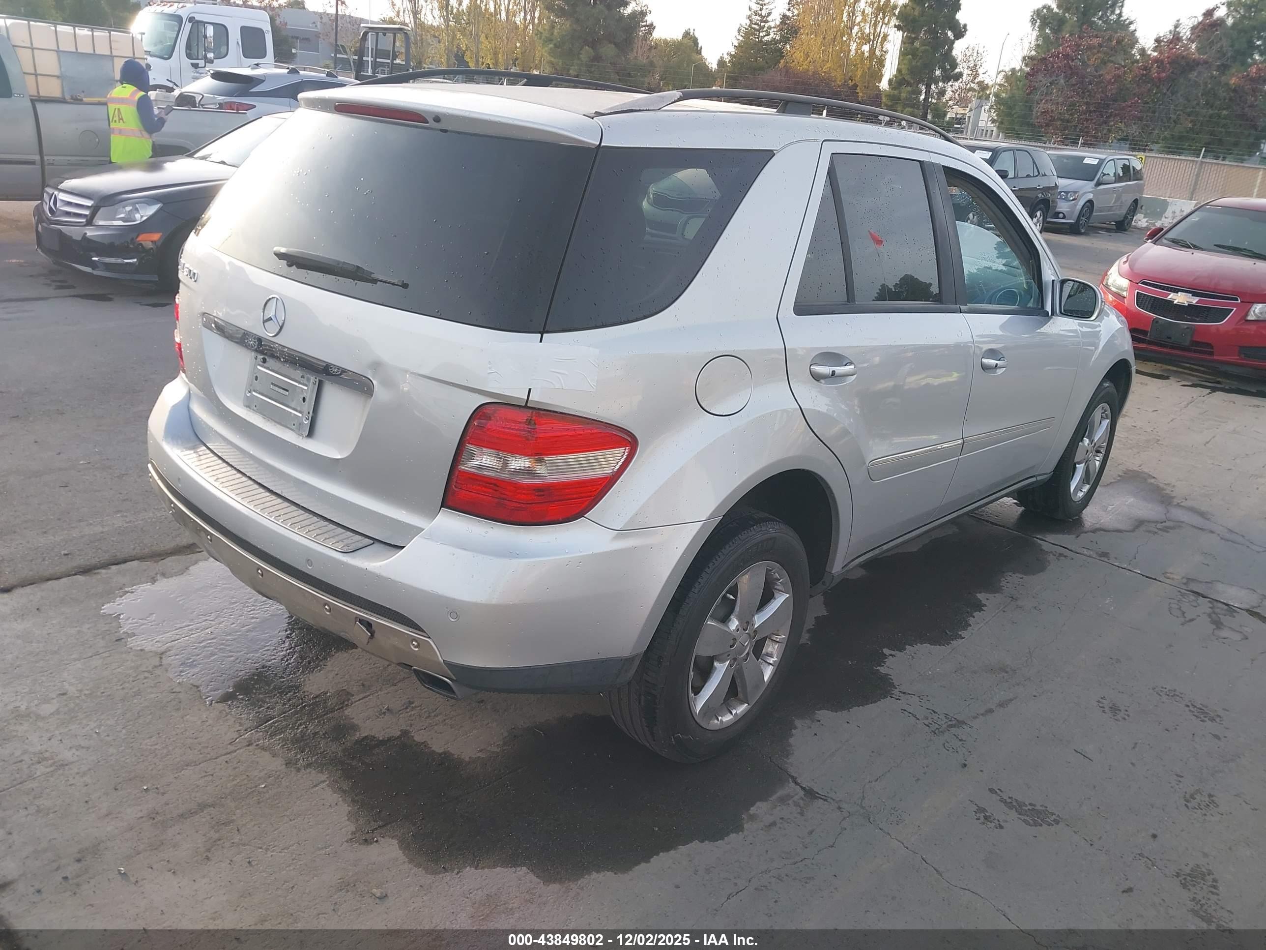 MERCEDES-BENZ ML image 4