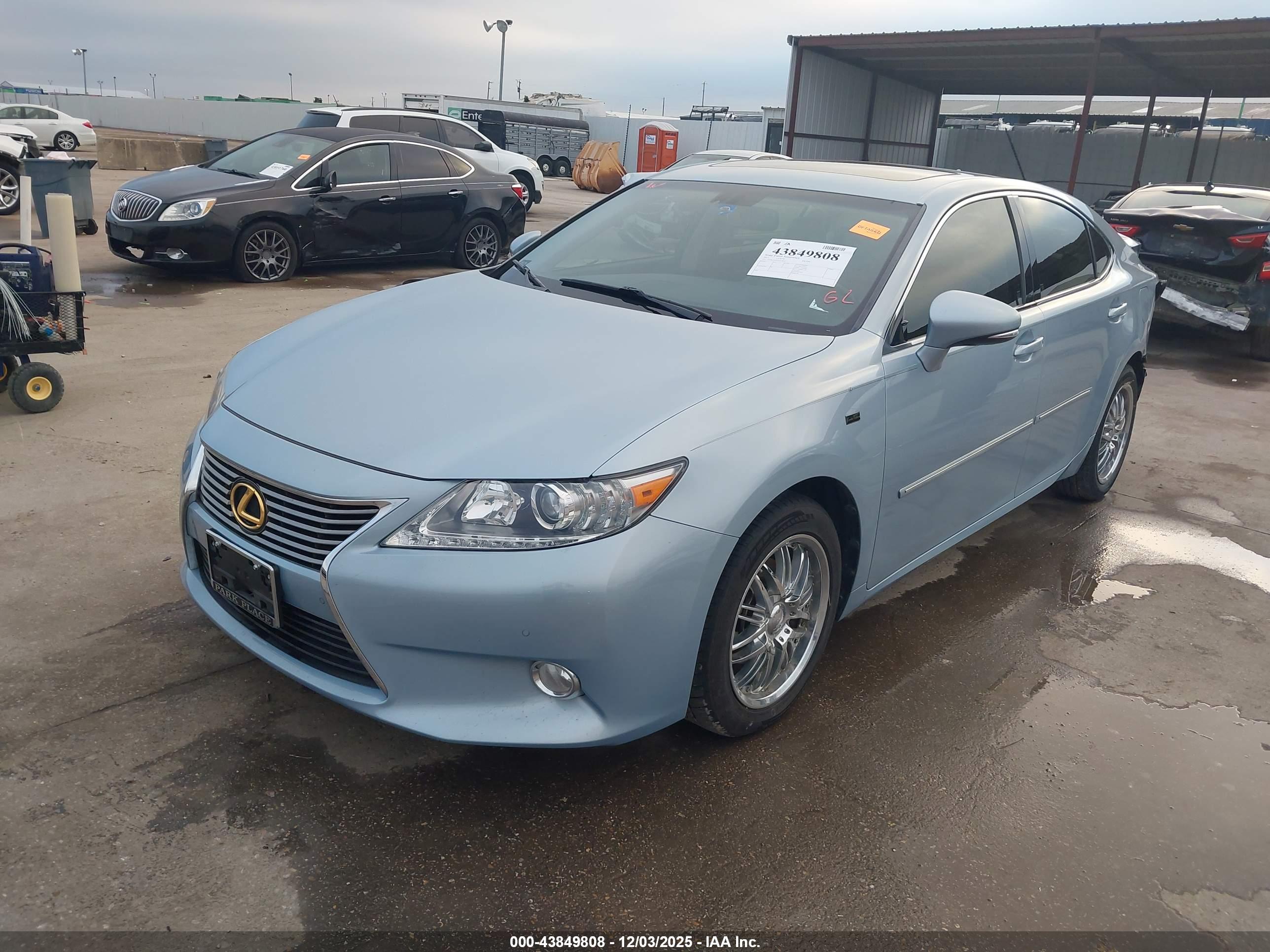 LEXUS ES image 2