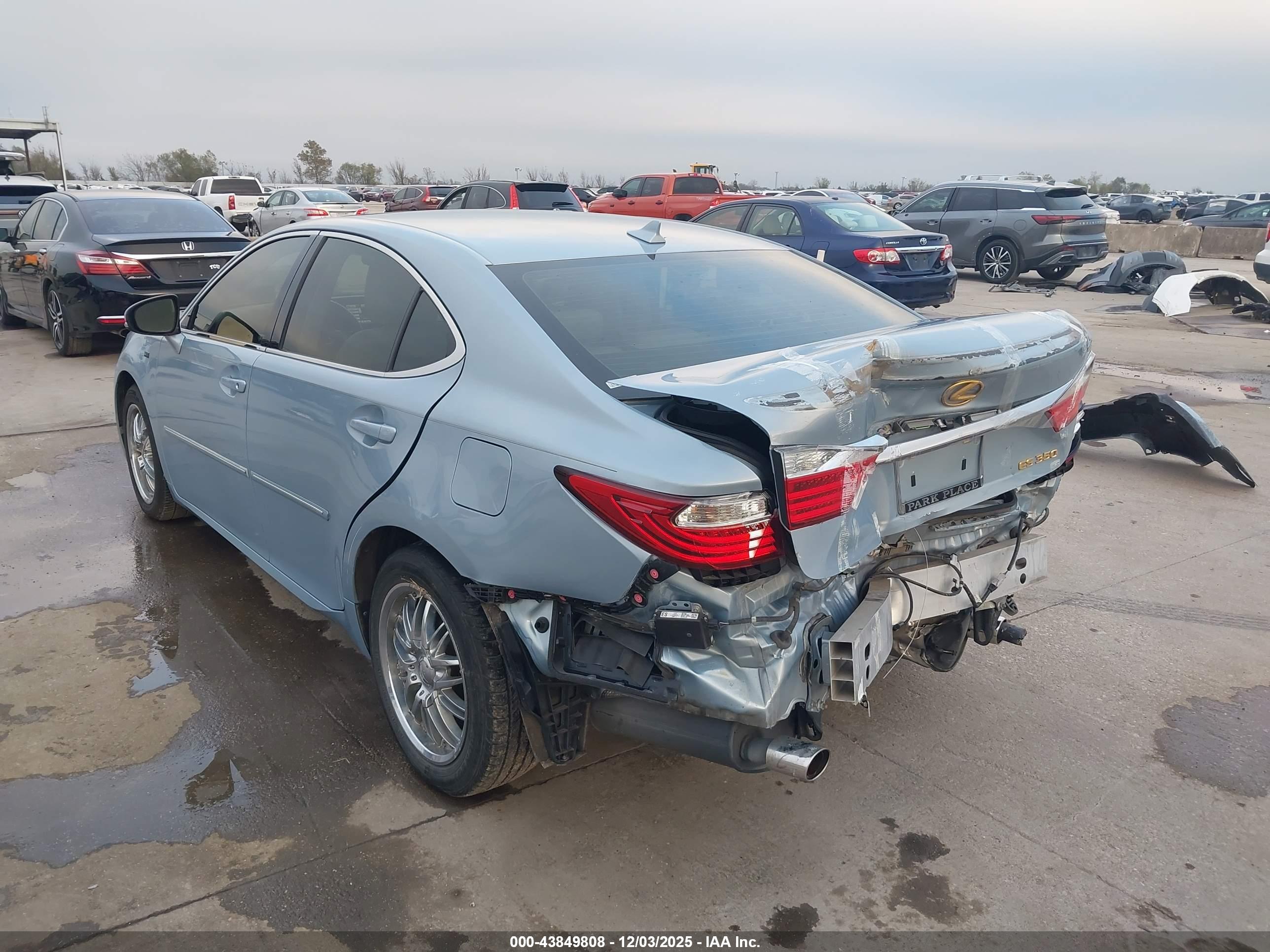 LEXUS ES image 3