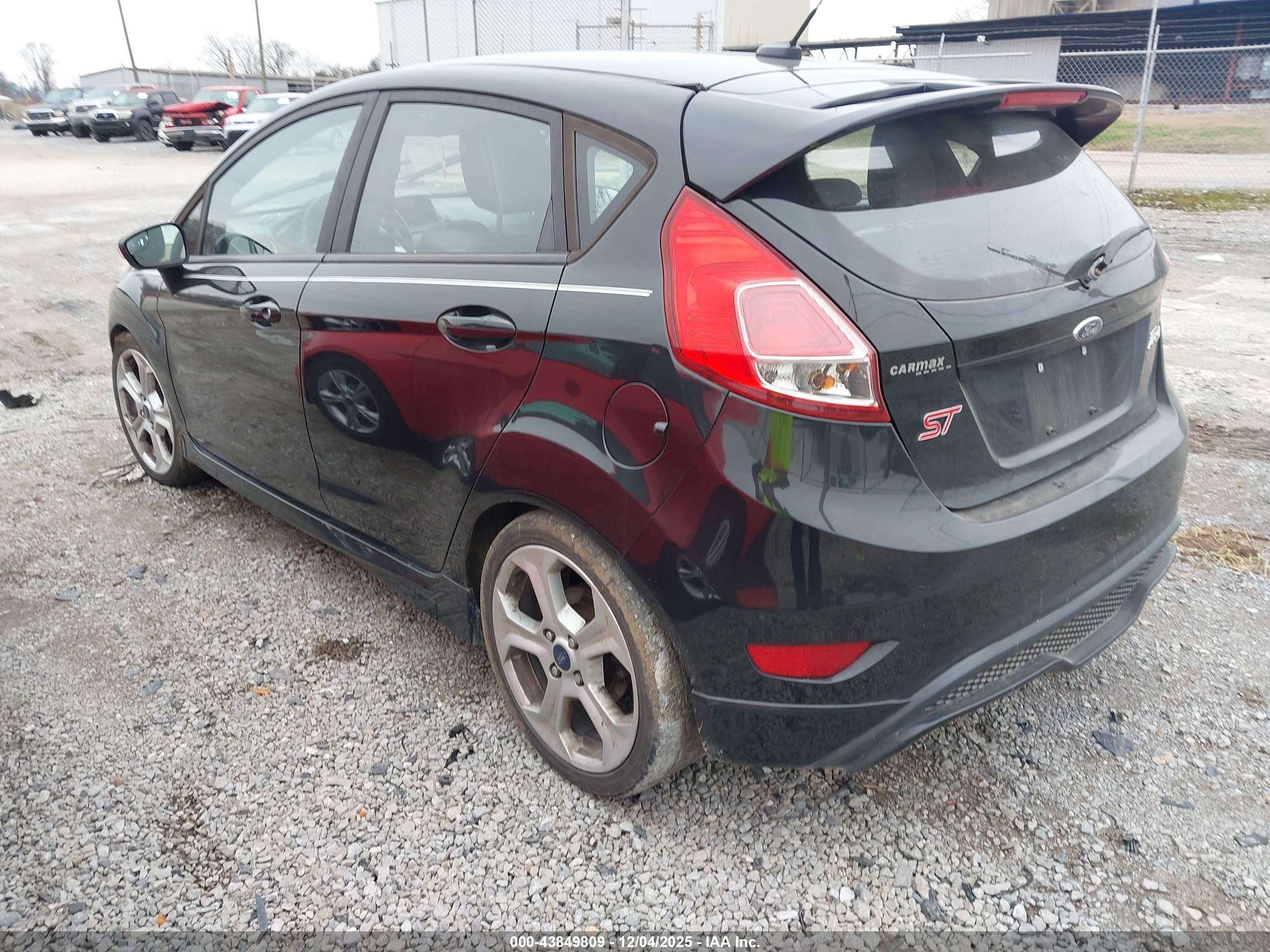FORD FIESTA image 3