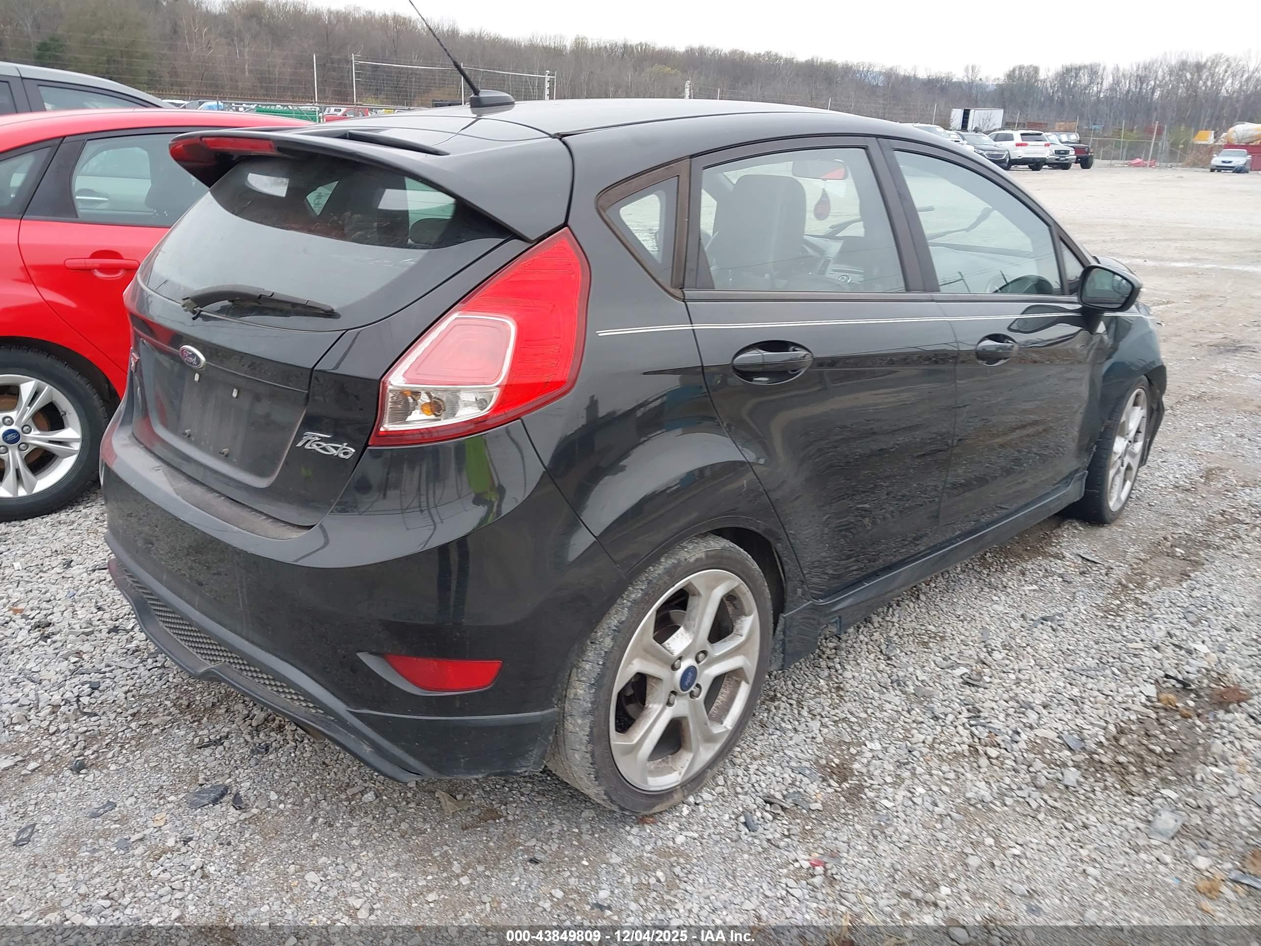 FORD FIESTA image 4