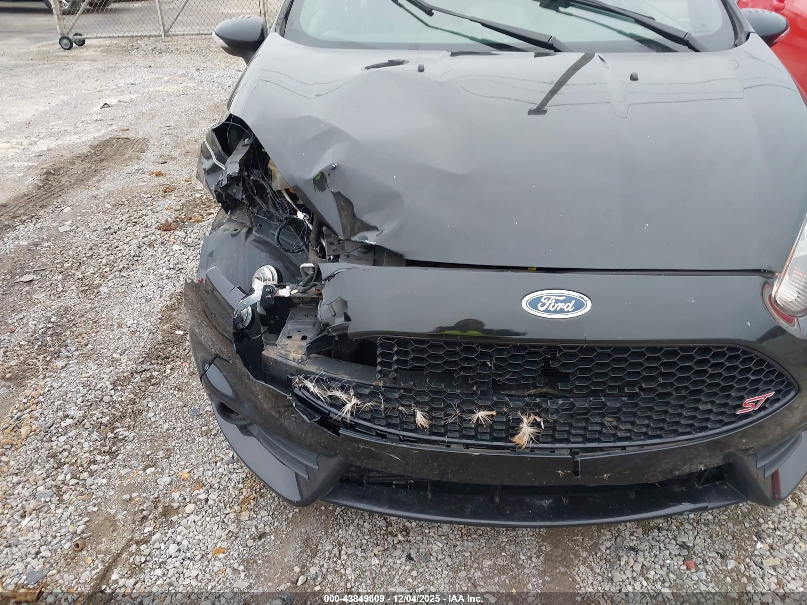 FORD FIESTA image 6