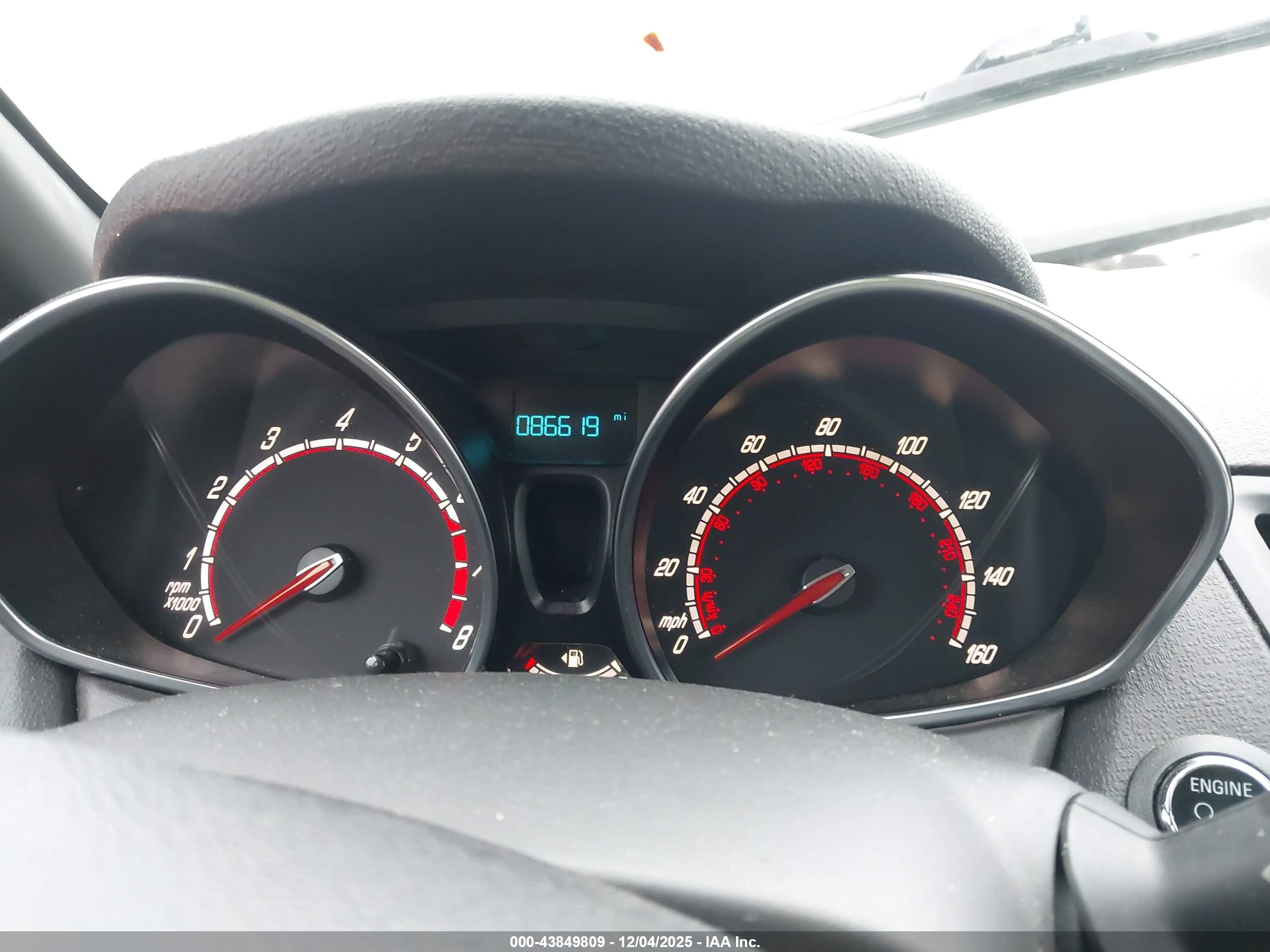 FORD FIESTA image 7