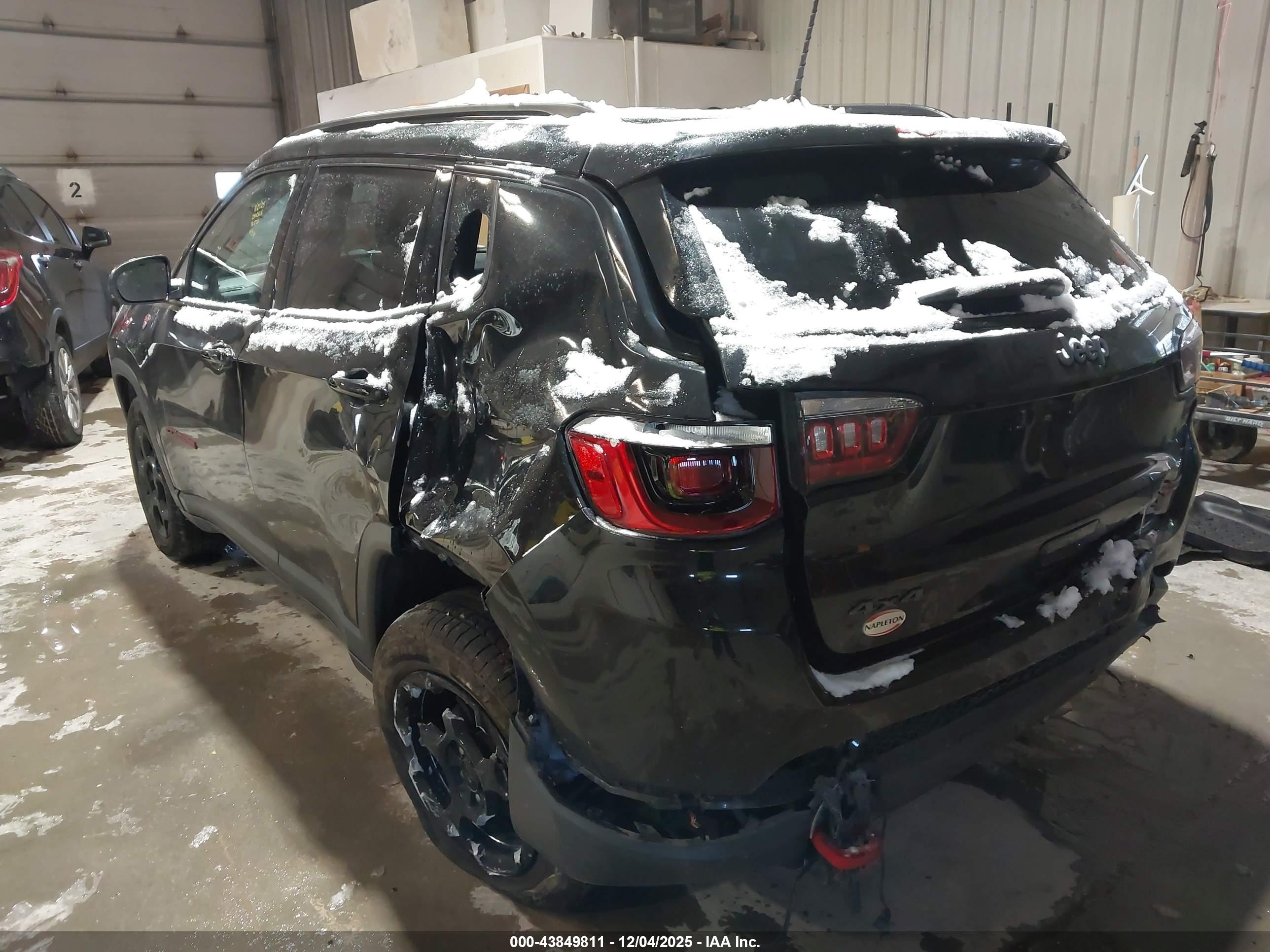 JEEP COMPASS image 3