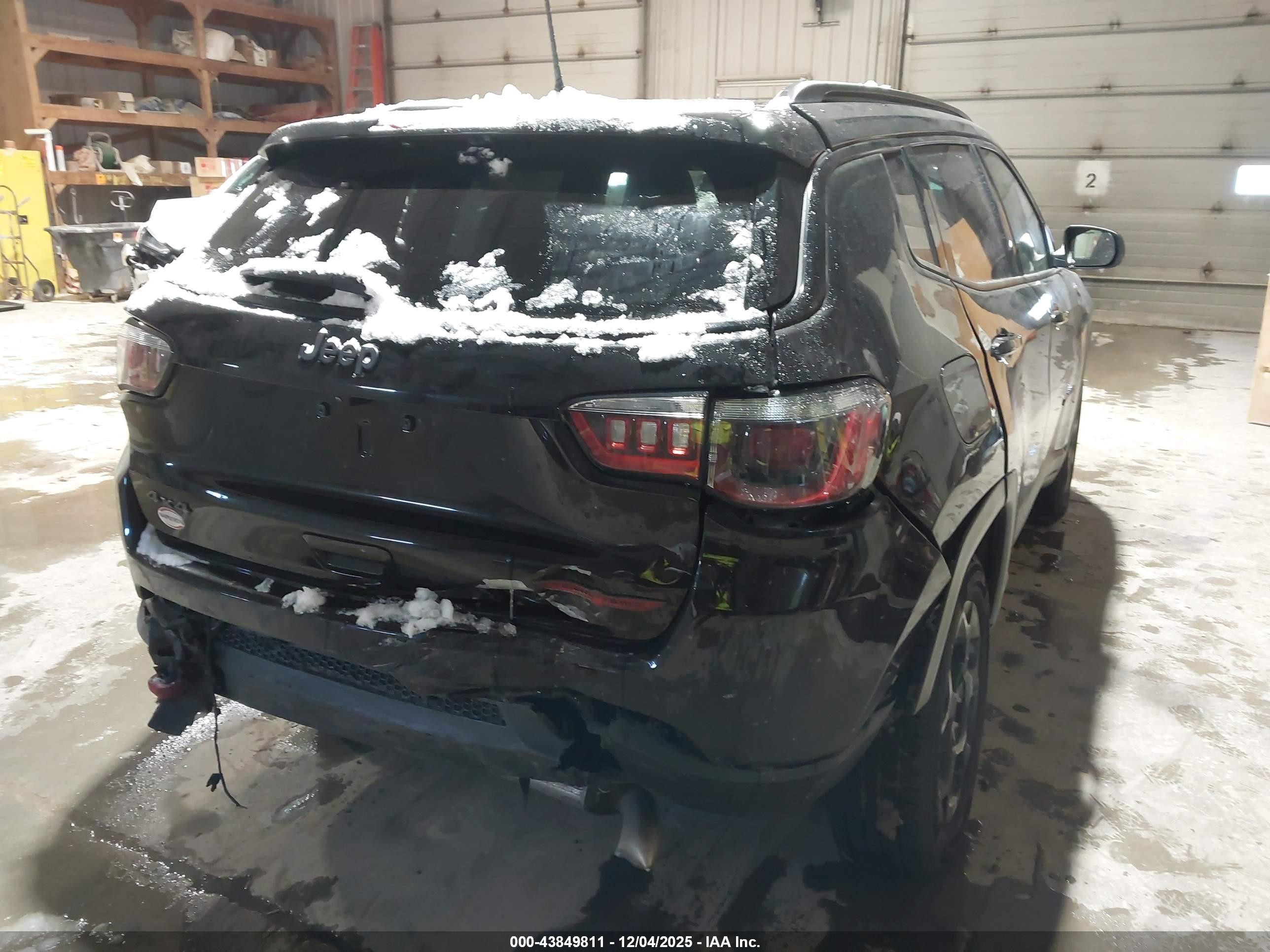 JEEP COMPASS image 4