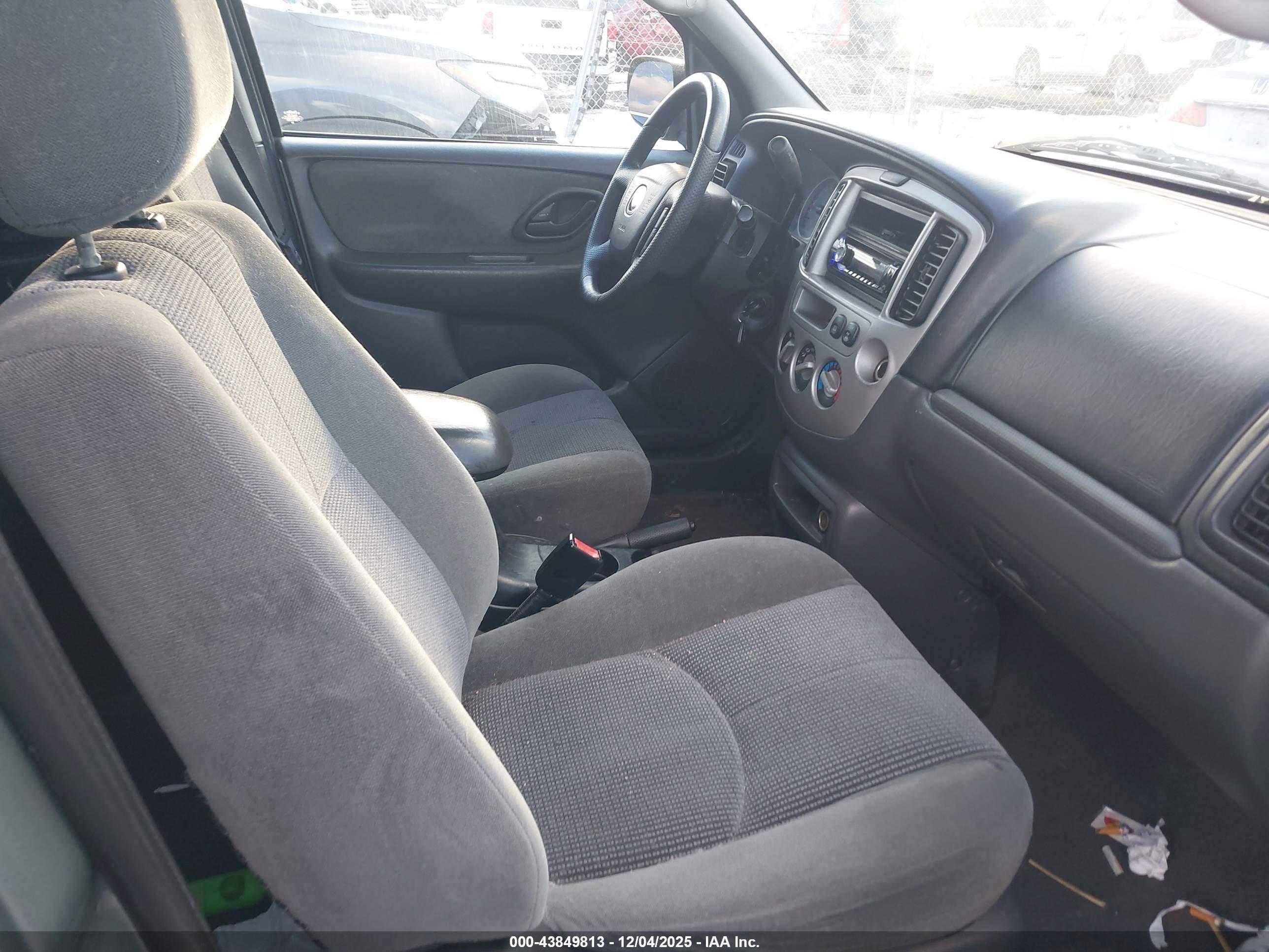 MAZDA TRIBUTE image 5