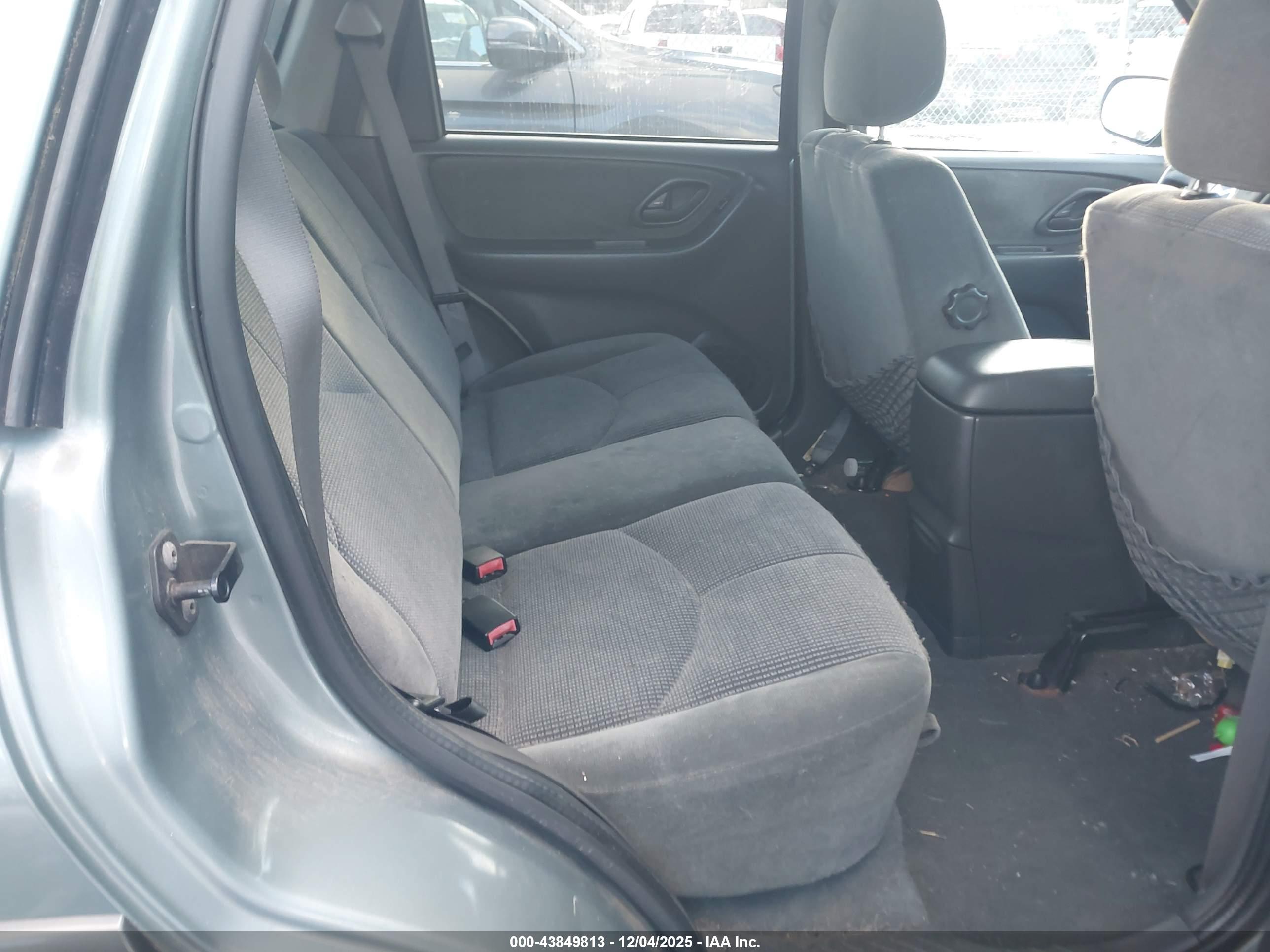 MAZDA TRIBUTE image 8