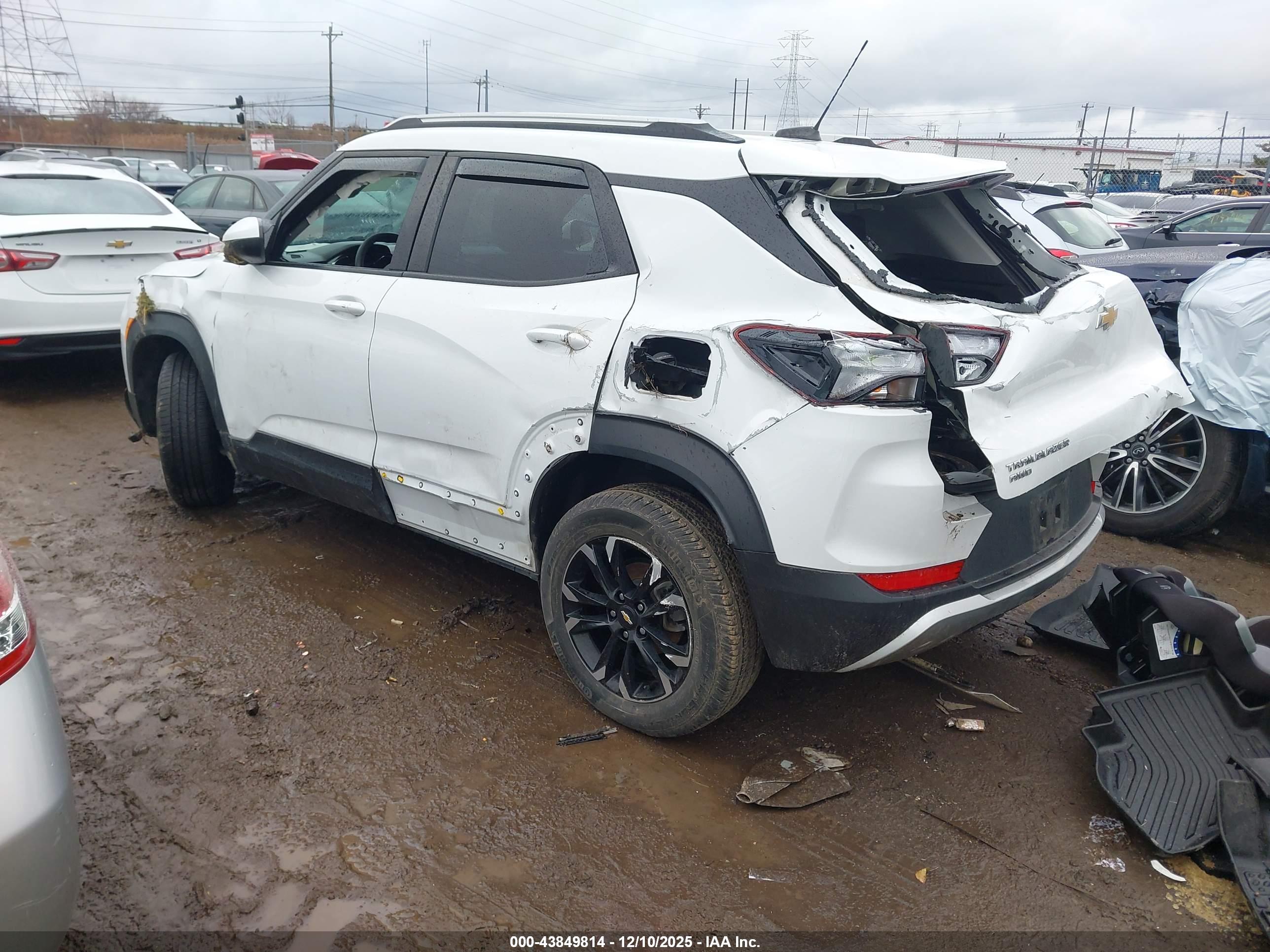 CHEVROLET TRAILBLAZER image 3