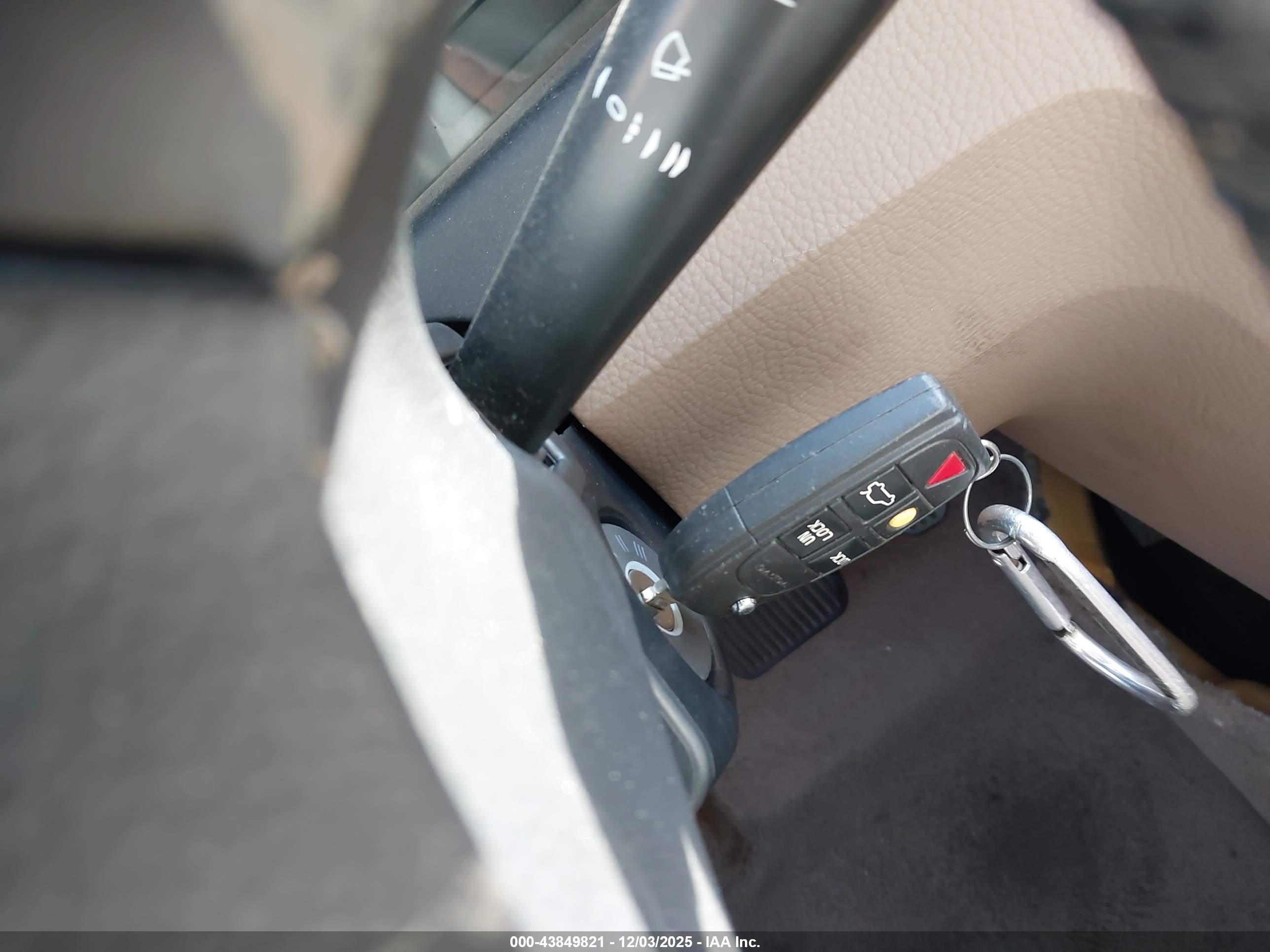 VOLVO S60 image 11
