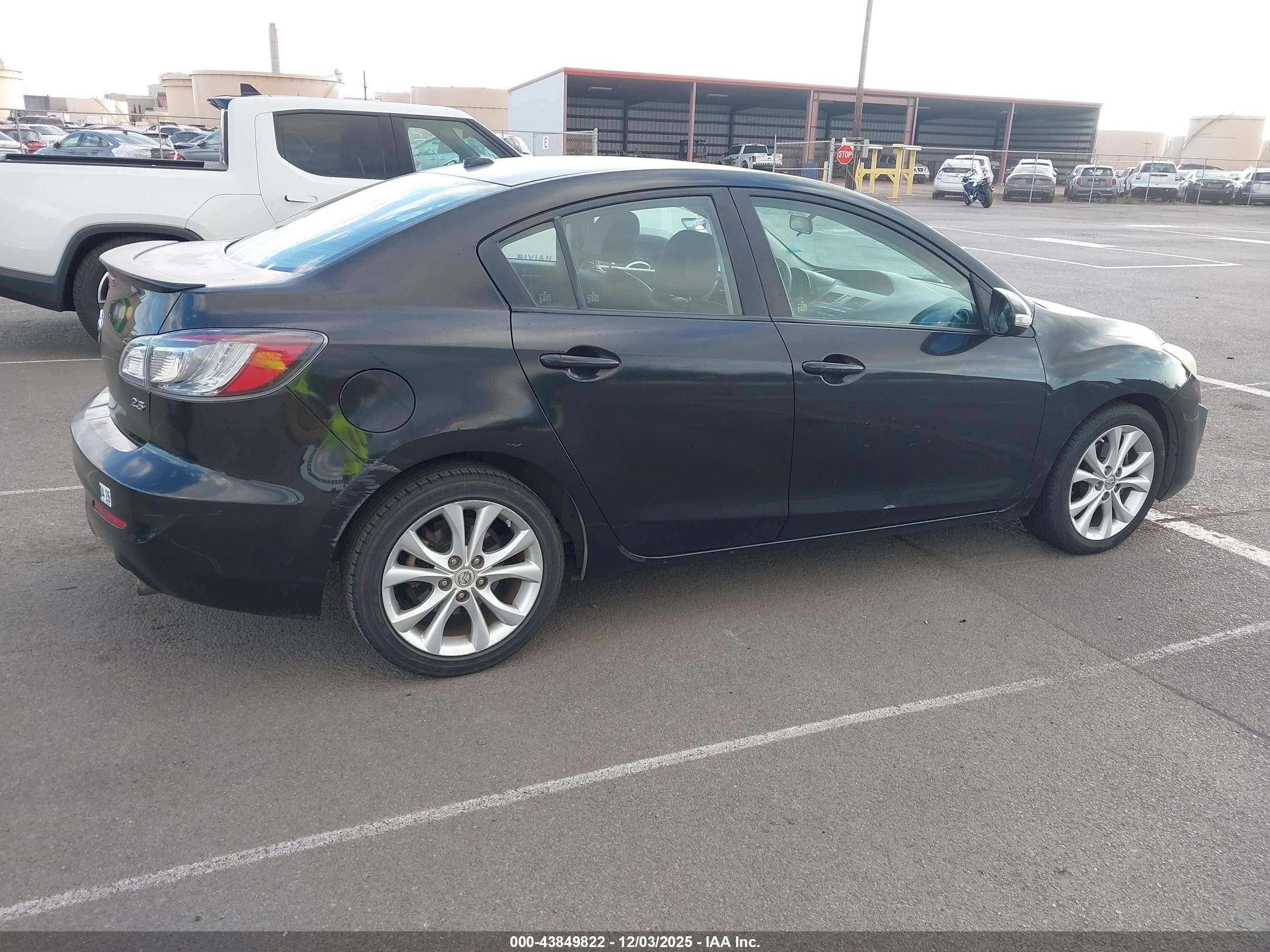 MAZDA MAZDA3 image 4