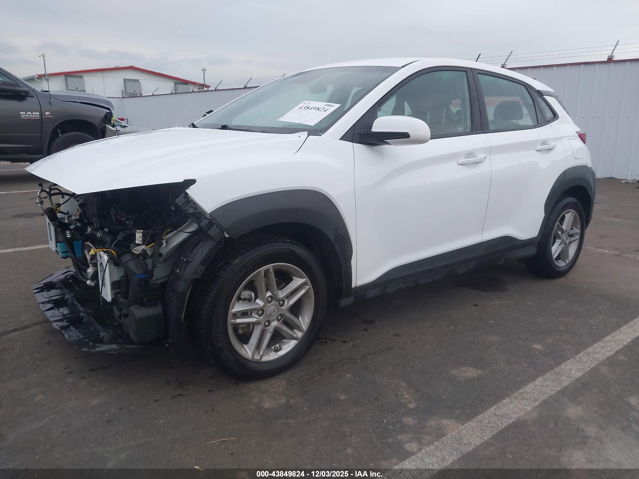 HYUNDAI KONA image 2