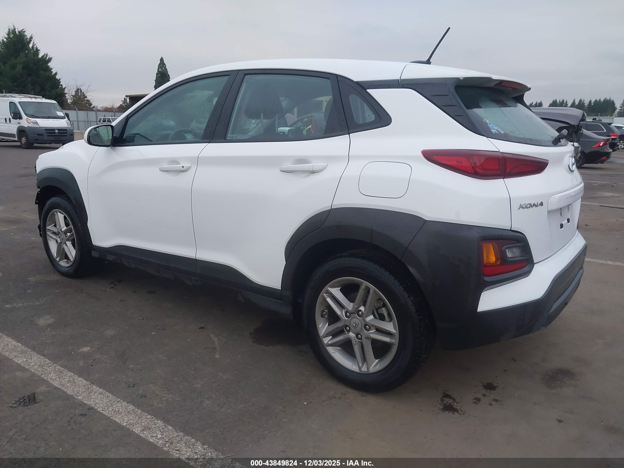 HYUNDAI KONA image 3