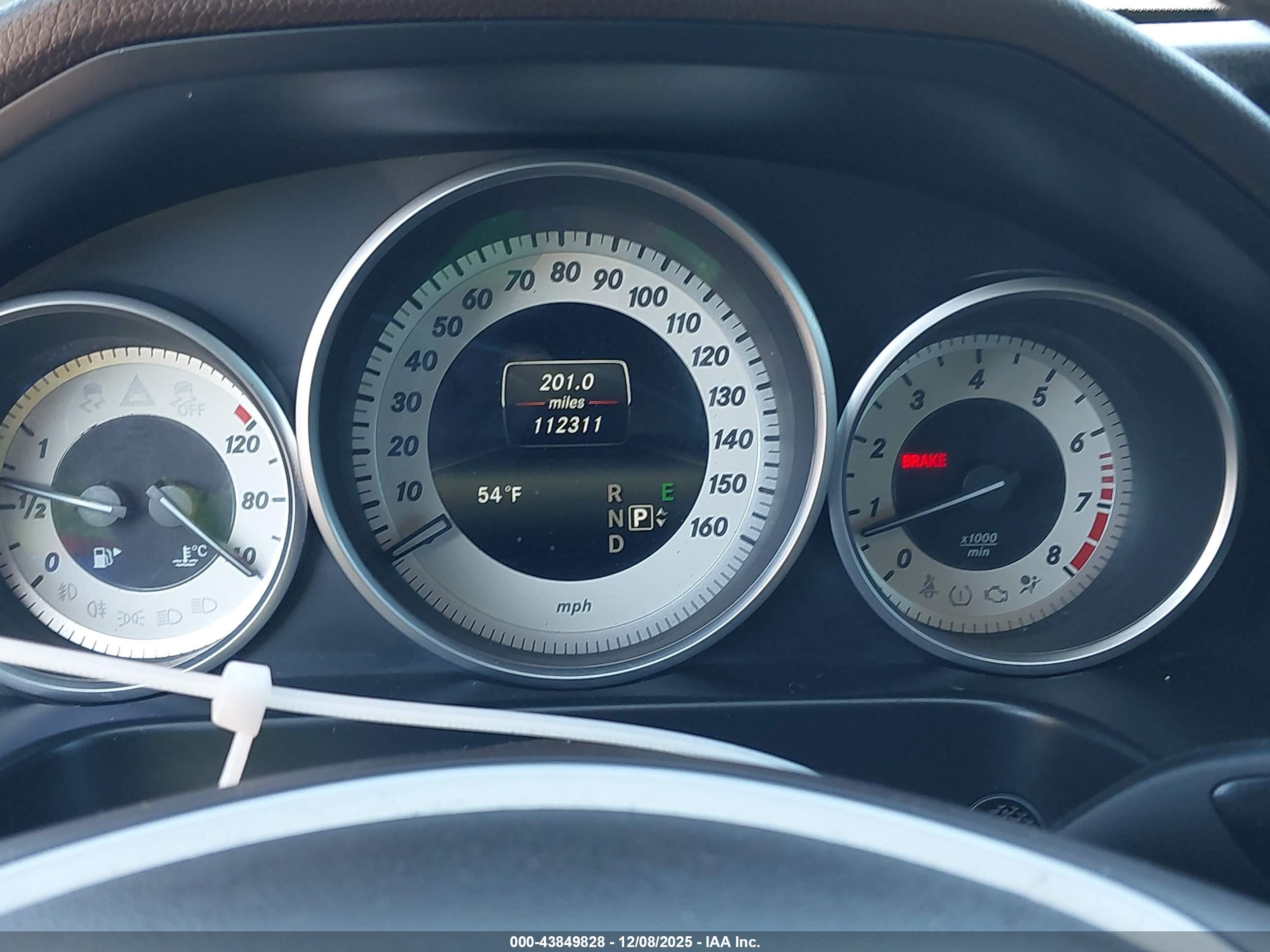 MERCEDES-BENZ E image 7
