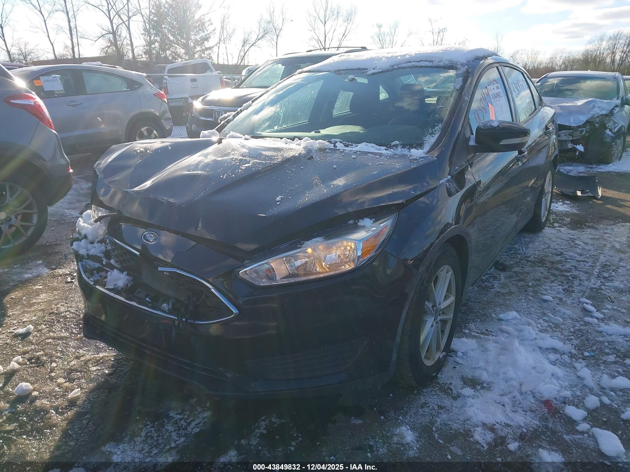 FORD FOCUS image 2