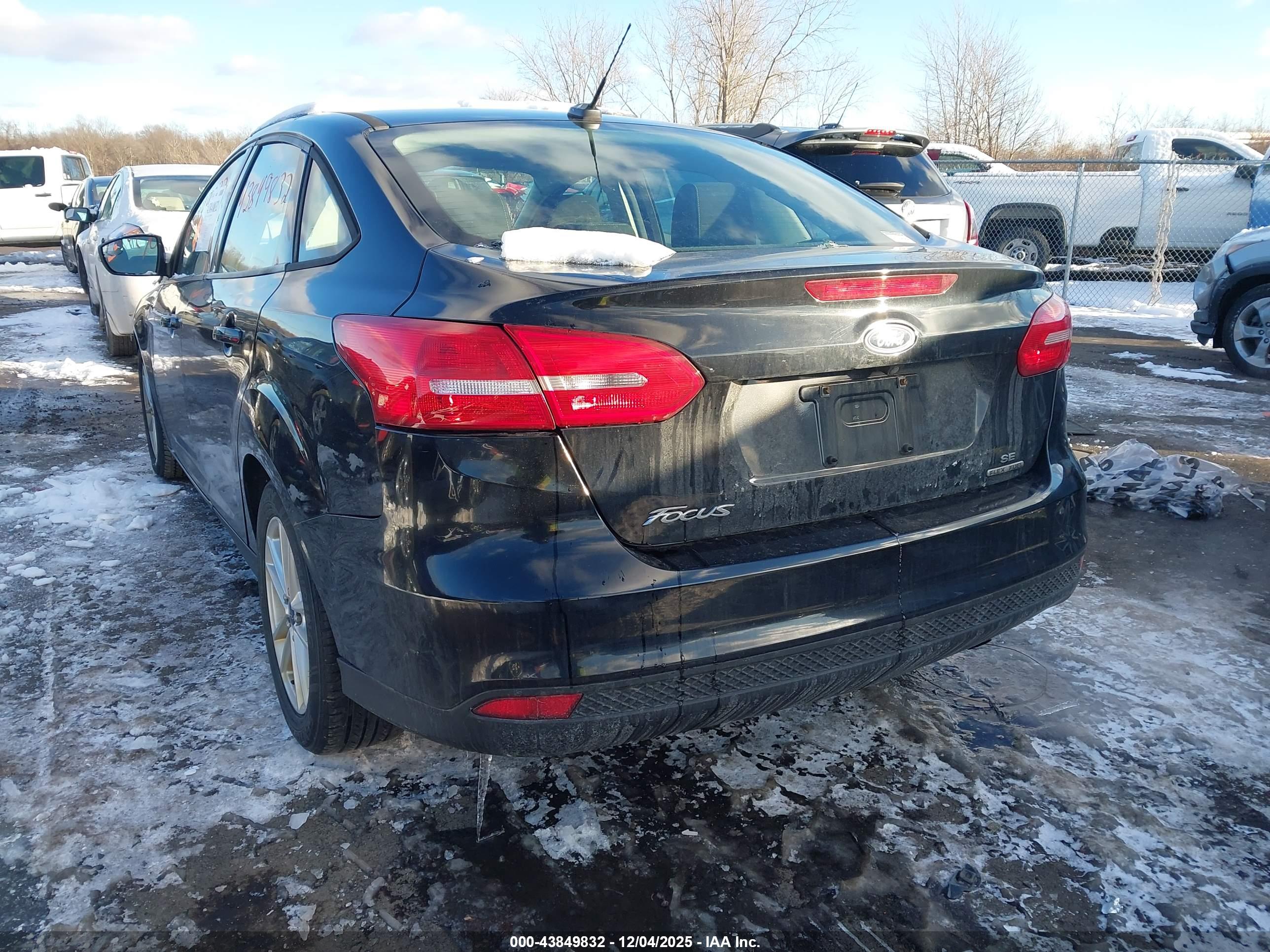 FORD FOCUS image 3