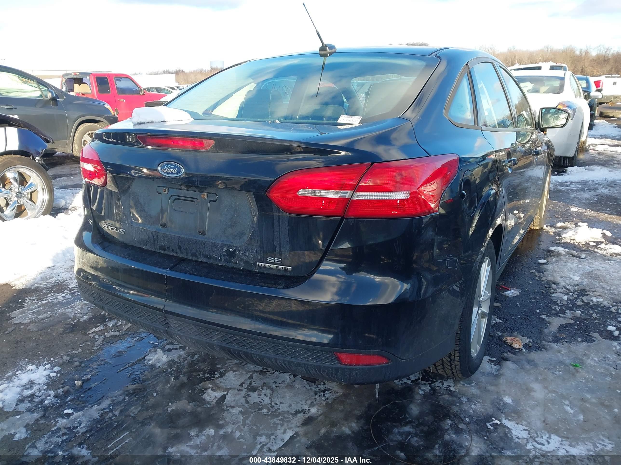 FORD FOCUS image 4