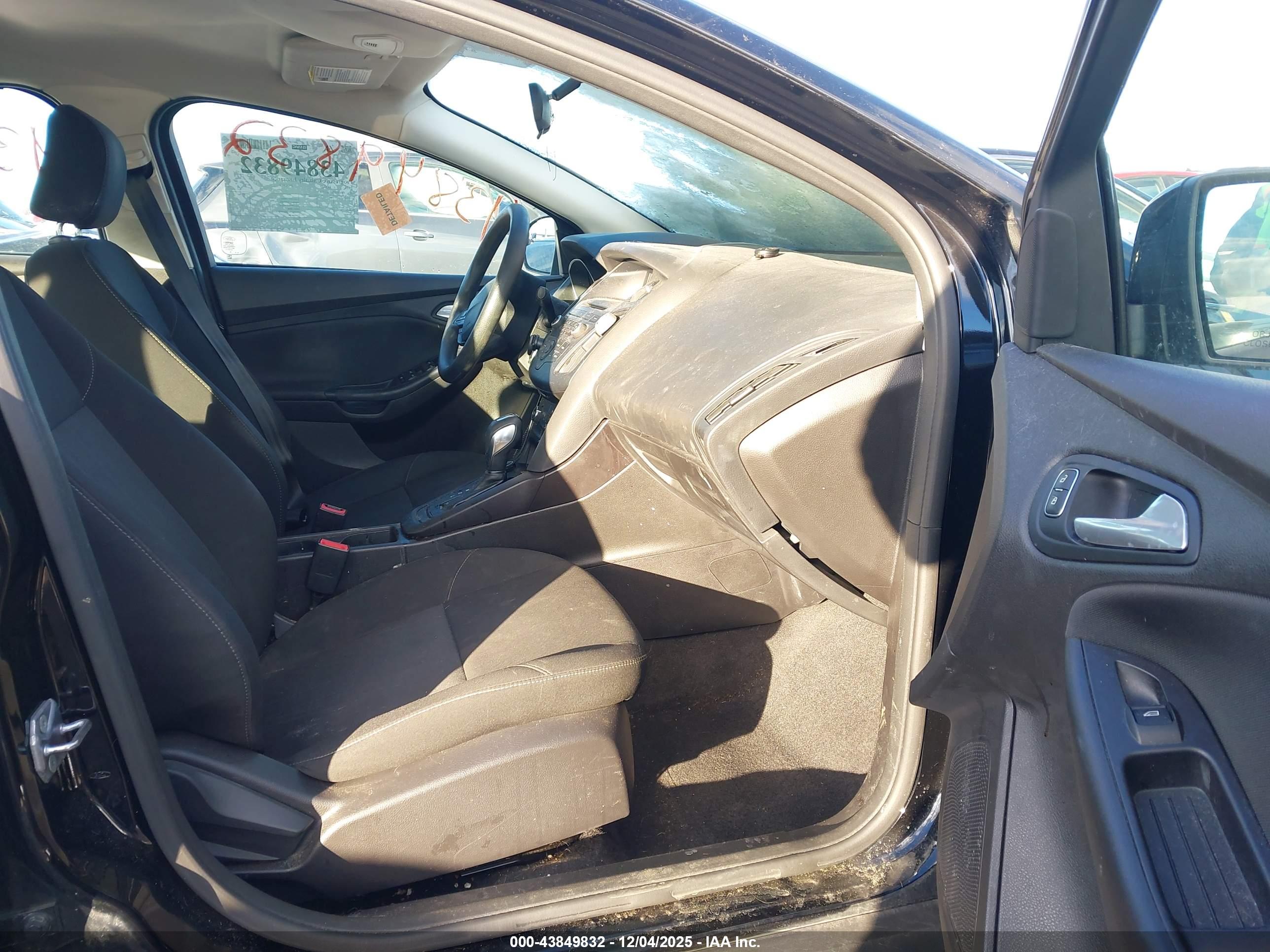 FORD FOCUS image 5