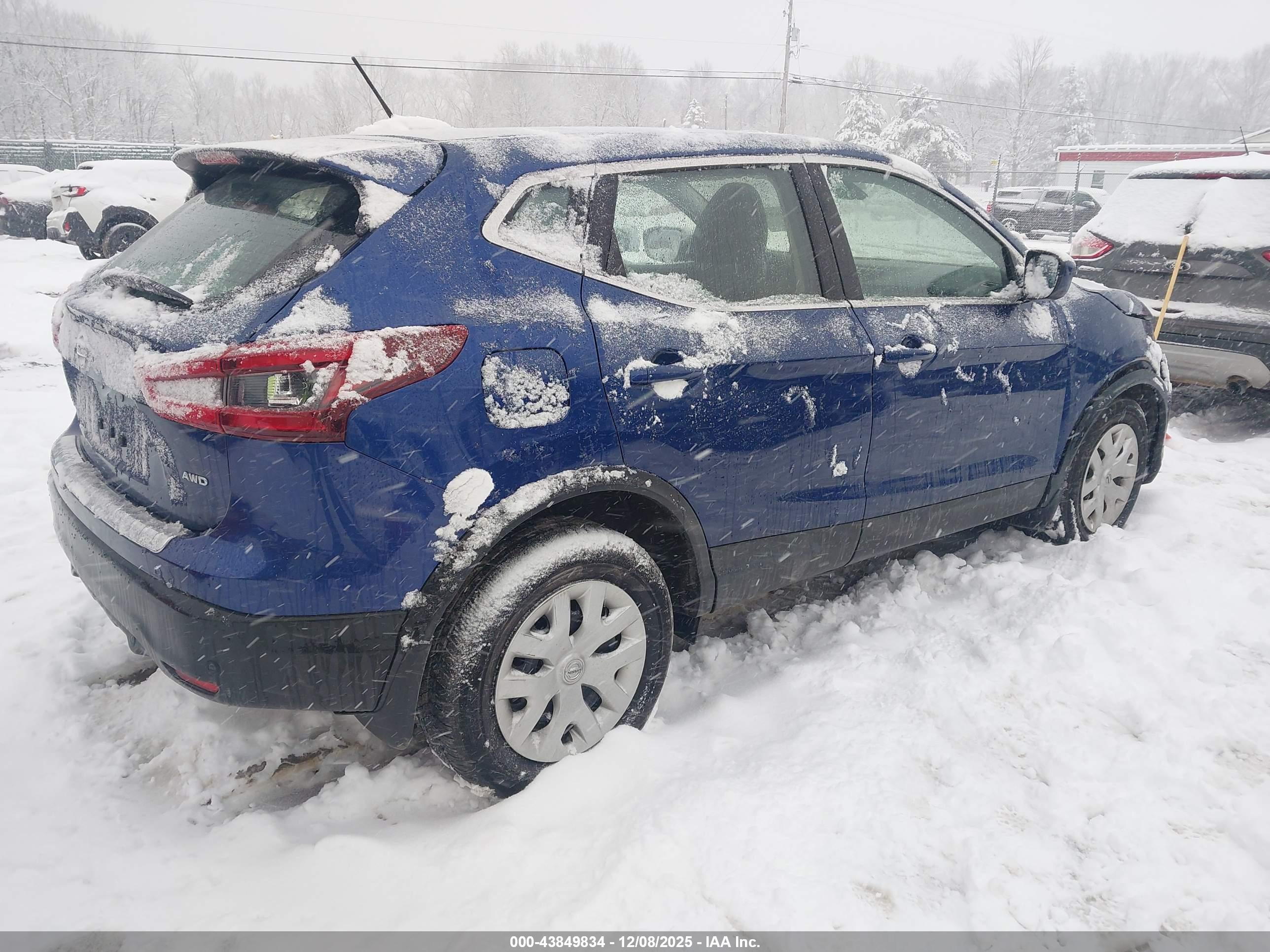 NISSAN ROGUE image 4