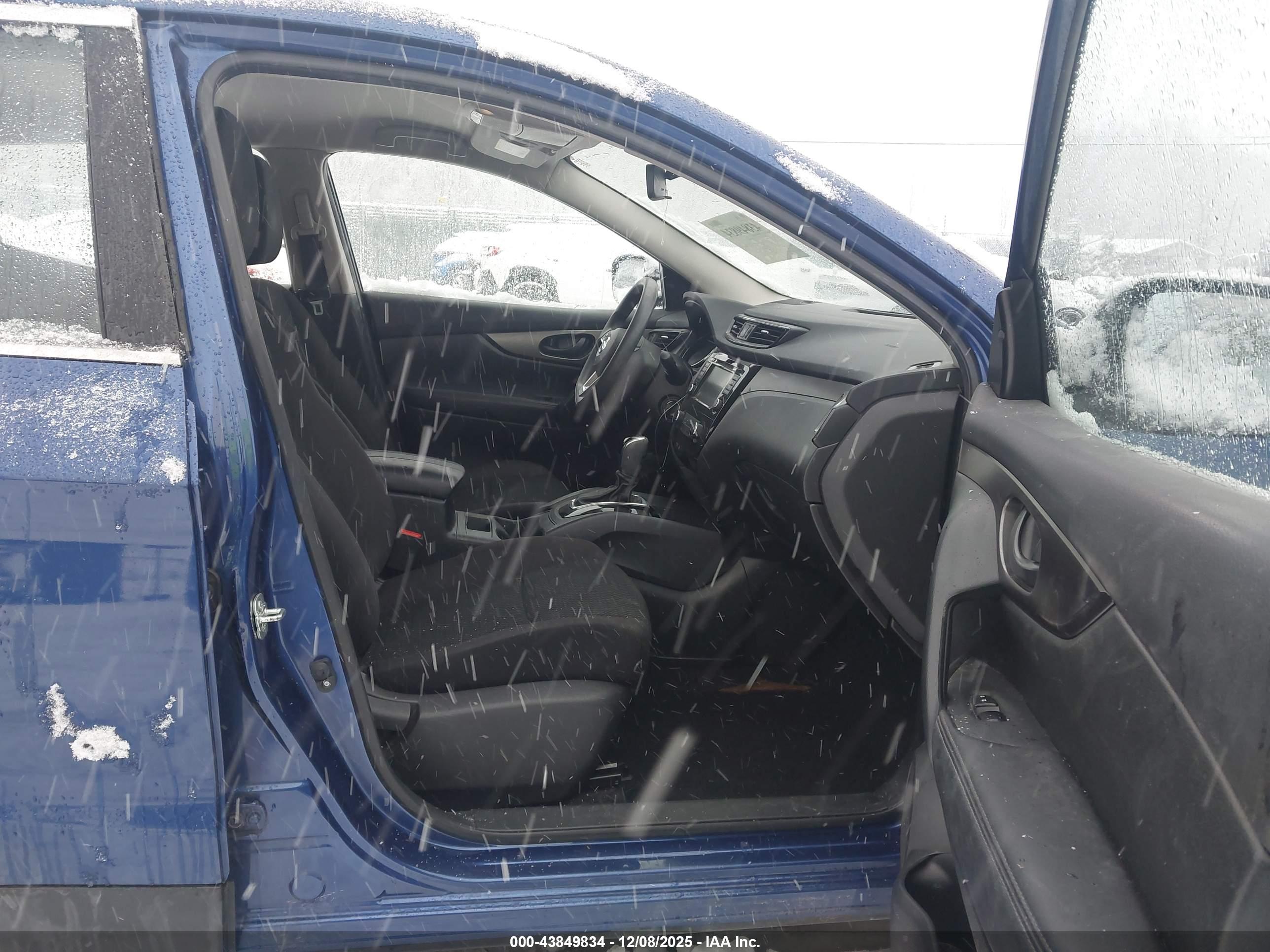 NISSAN ROGUE image 5