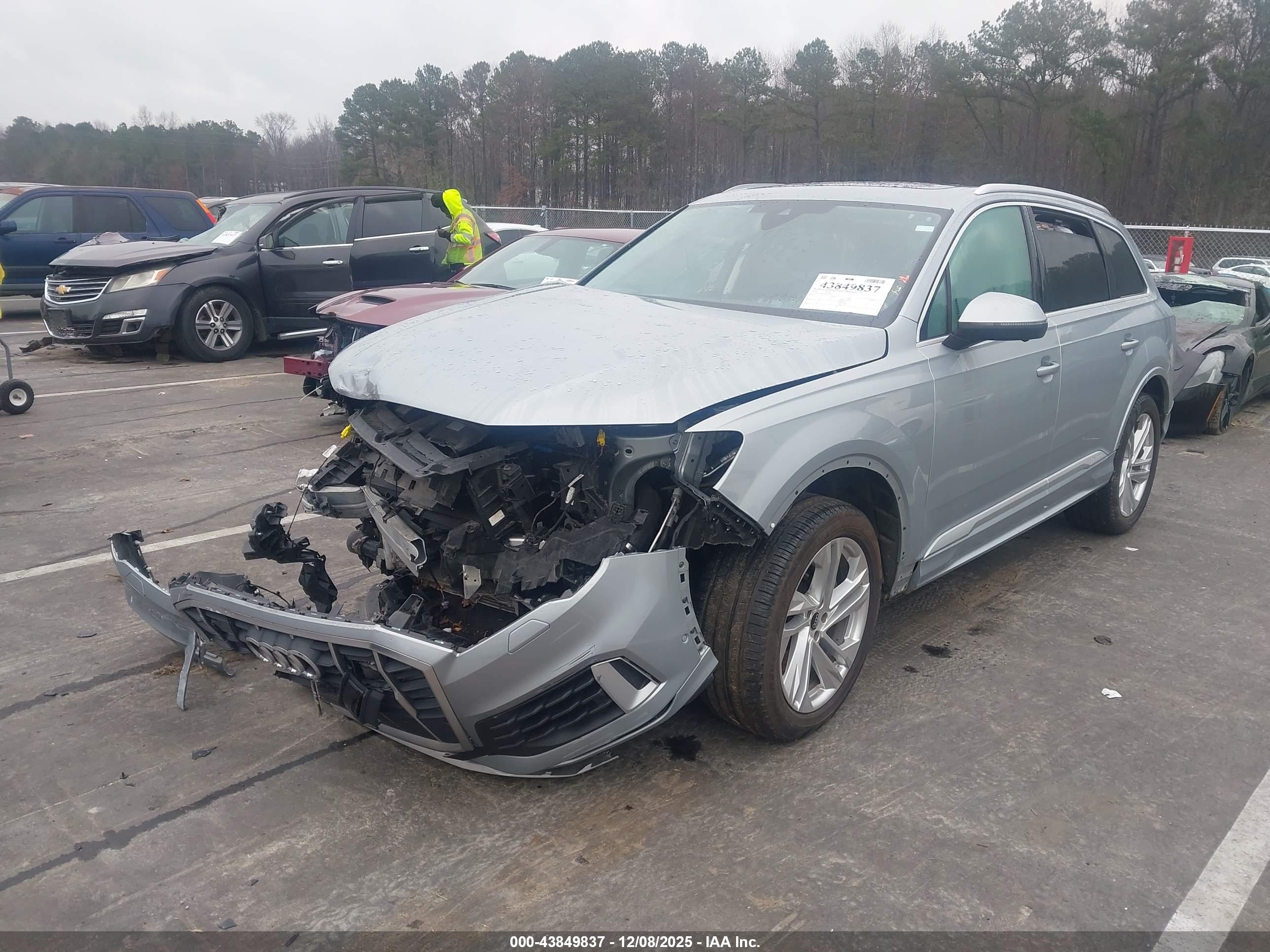 AUDI Q7 image 2